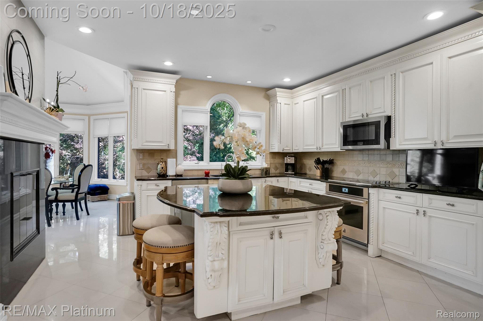 Brighton, Michigan, 48116, United States, 6 Bedrooms Bedrooms, ,7 BathroomsBathrooms,Residential,Active,1965994