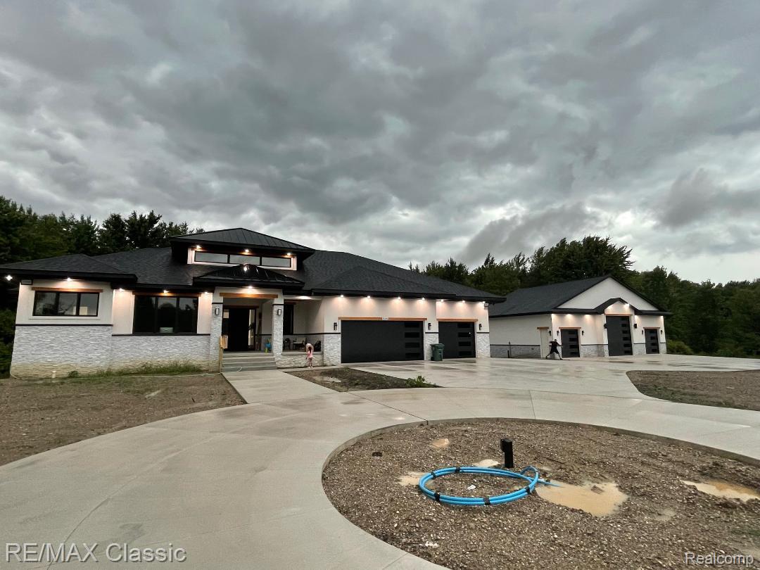 Milford, Michigan, 48381, United States, 4 Bedrooms Bedrooms, ,4 BathroomsBathrooms,Residential,Active,1893262