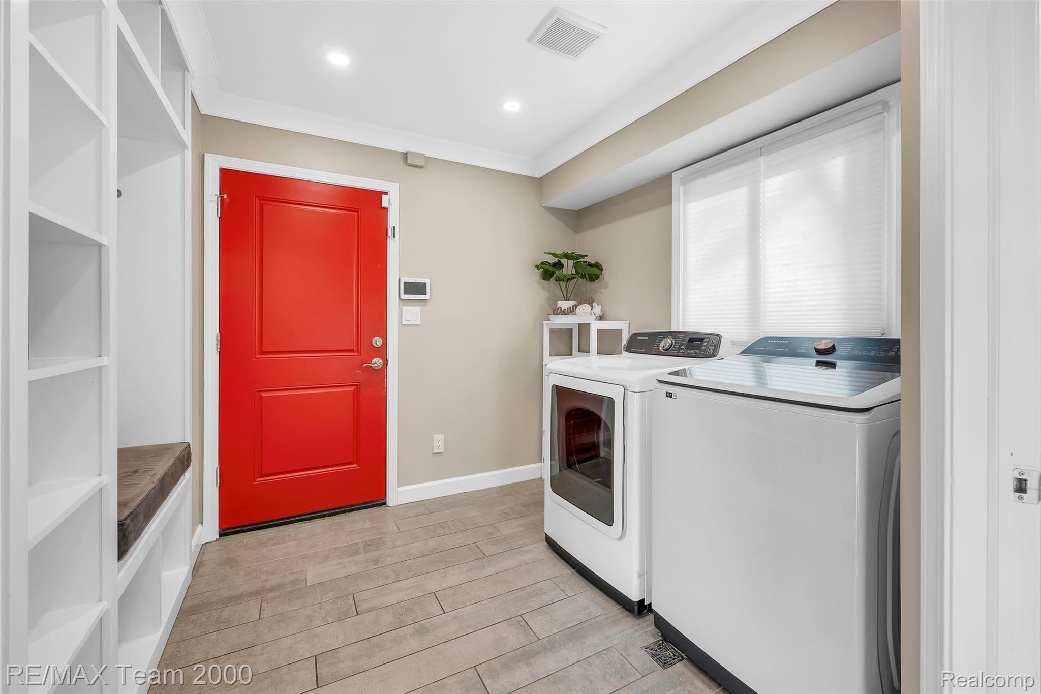 Dearborn, Michigan, 48124, United States, 4 Bedrooms Bedrooms, ,4 BathroomsBathrooms,Residential,Active,1985553