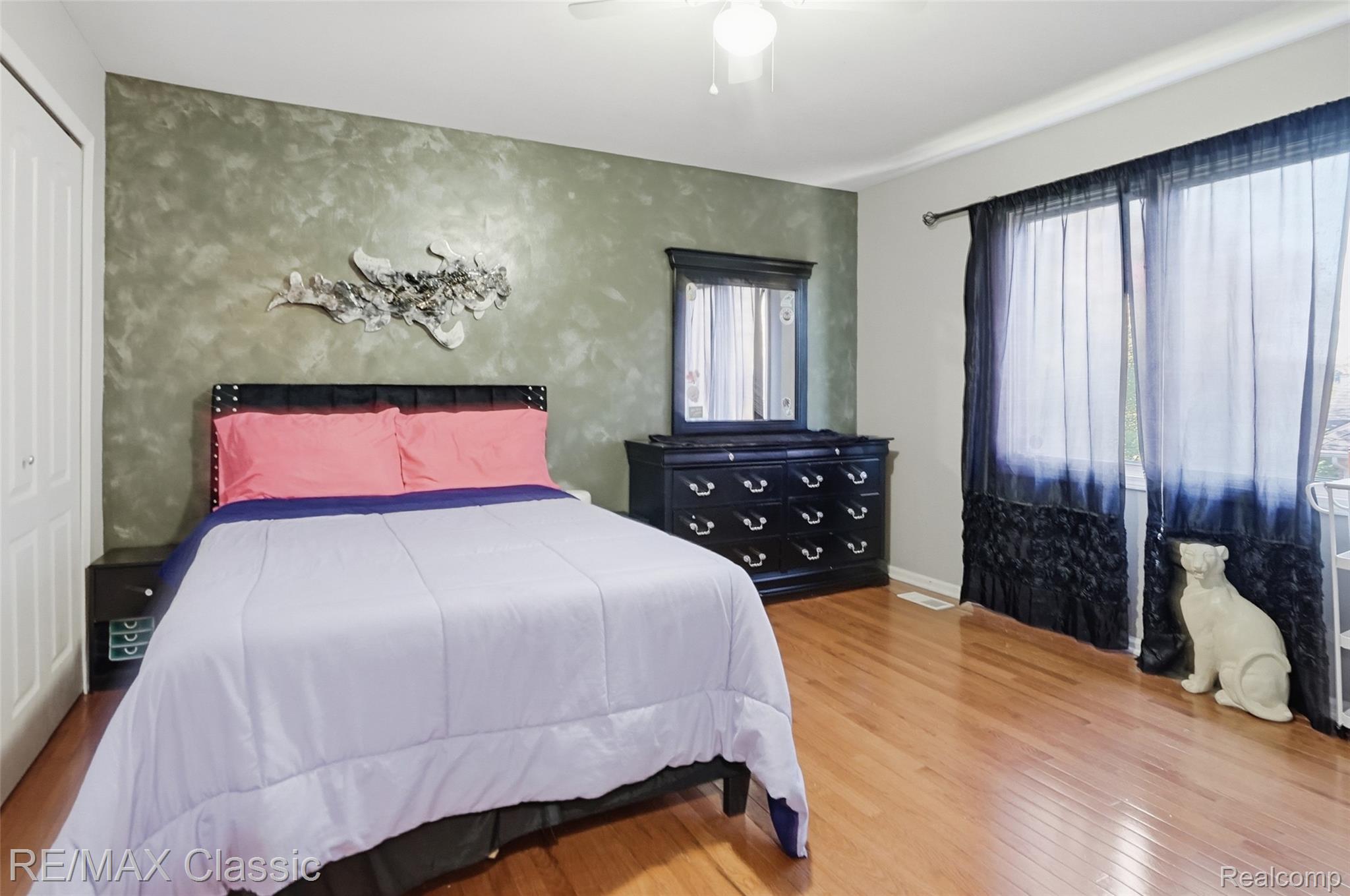 Novi, Michigan, 48374, United States, 4 Bedrooms Bedrooms, ,6 BathroomsBathrooms,Residential,Active,1973284