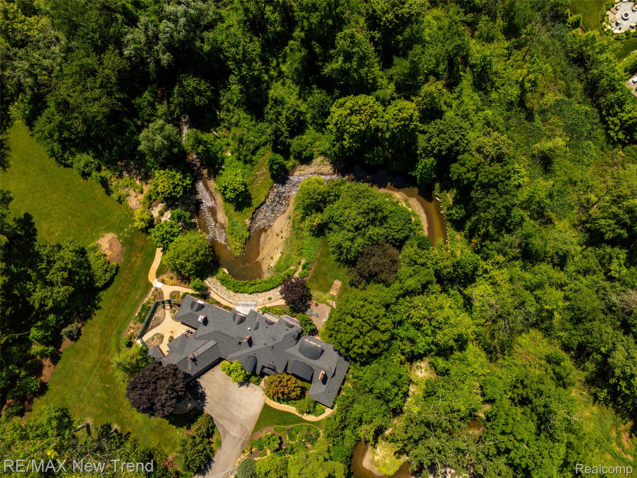 Franklin, Michigan, 48025, United States, 4 Bedrooms Bedrooms, ,4 BathroomsBathrooms,Residential,Active,1926907