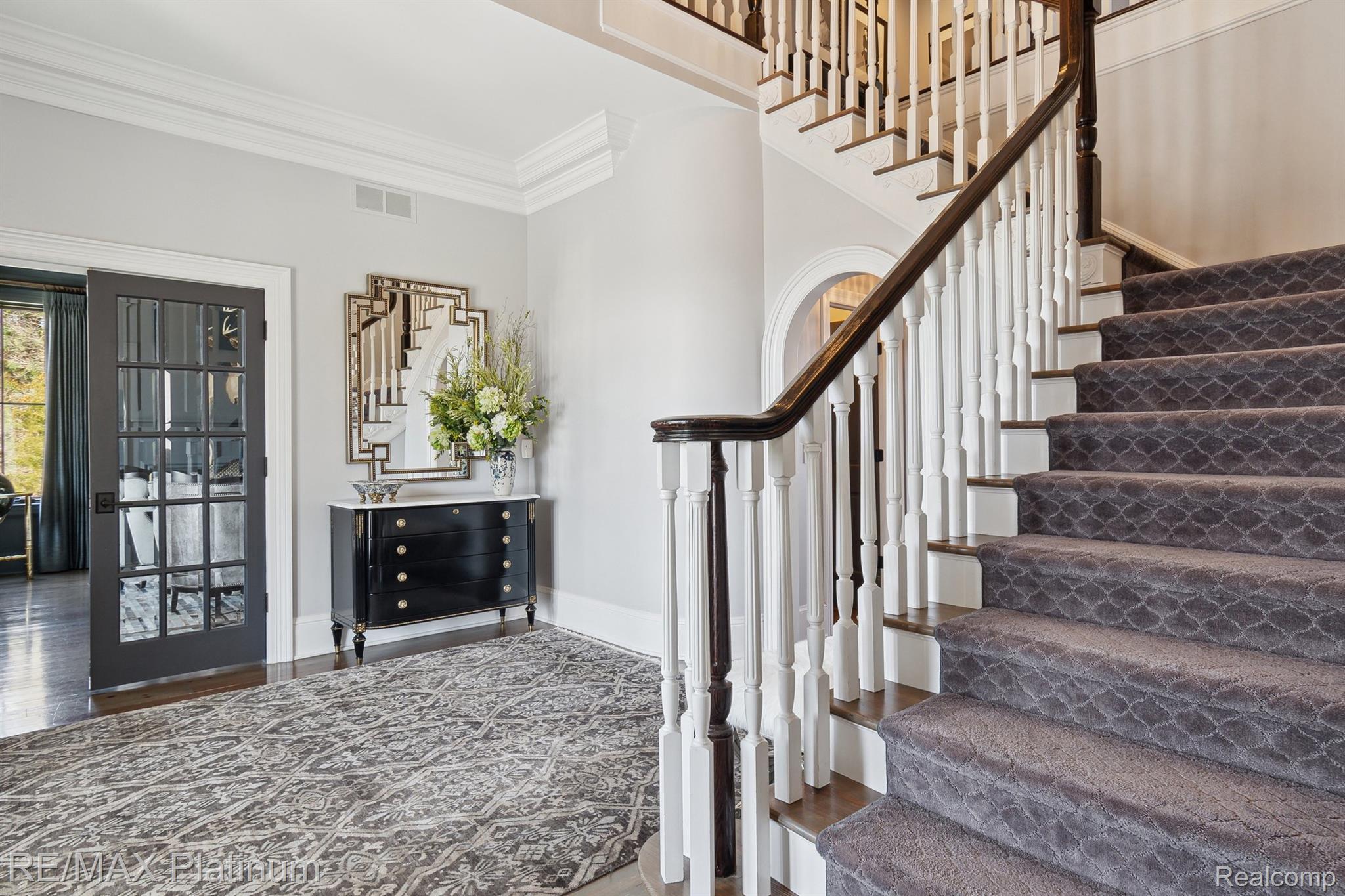 Pinckney, Michigan, 48169, United States, 5 Bedrooms Bedrooms, ,7 BathroomsBathrooms,Residential,Active,1954026