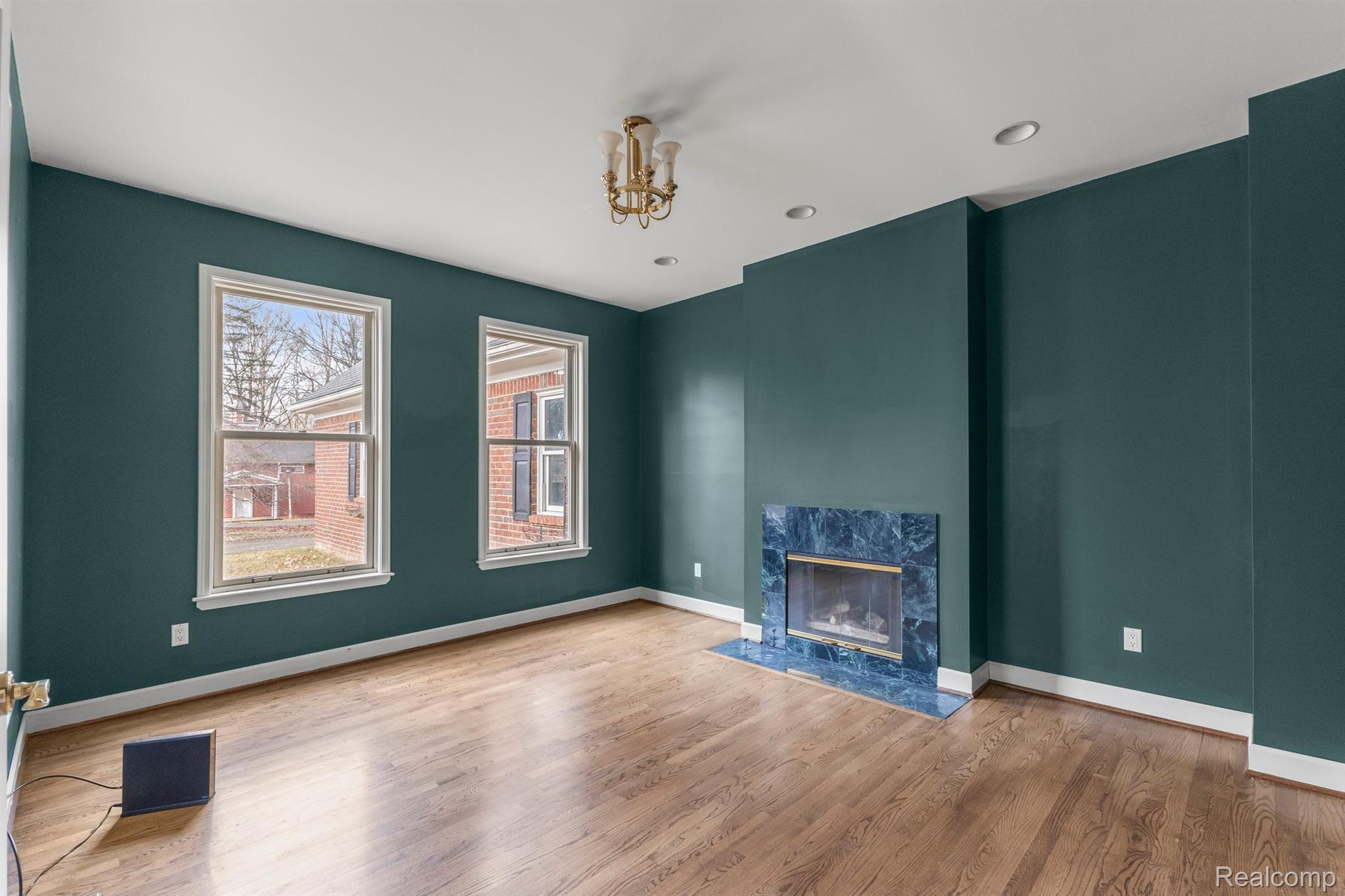 Annarbor, Michigan, 48105, United States, 5 Bedrooms Bedrooms, ,5 BathroomsBathrooms,Residential,Active,1899239