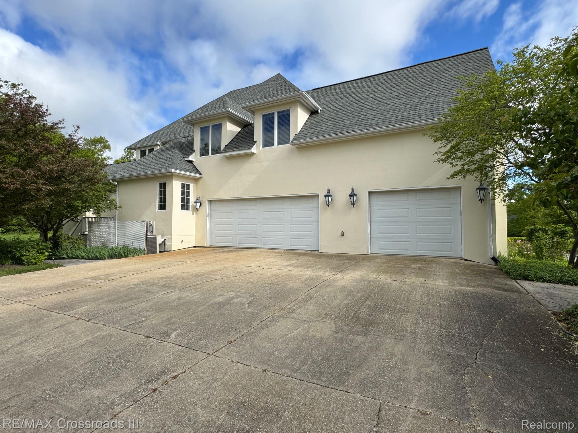 Ypsilanti, Michigan, 48198, United States, 4 Bedrooms Bedrooms, ,4 BathroomsBathrooms,Residential,Active,1900178
