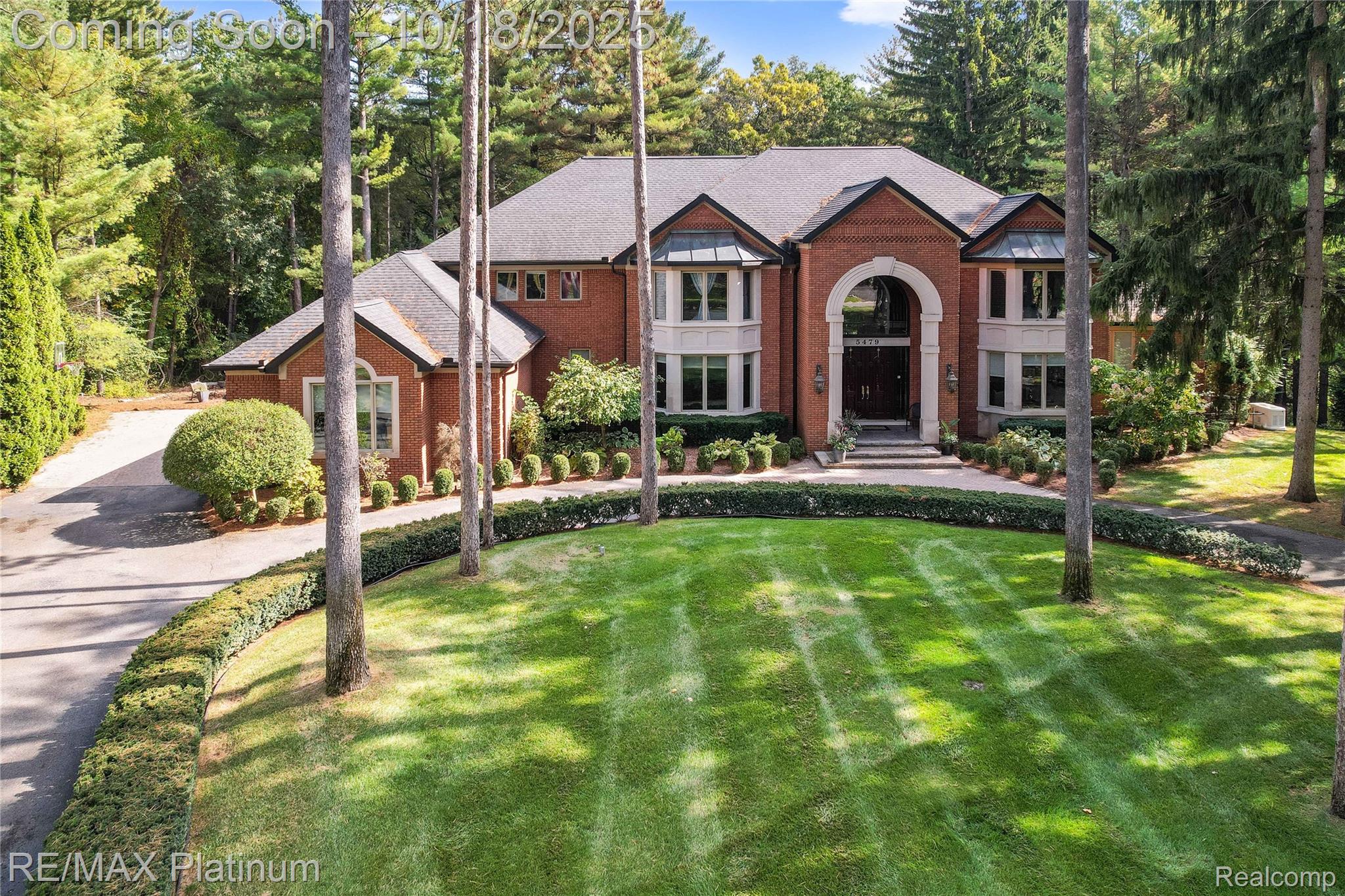 Brighton, Michigan, 48116, United States, 6 Bedrooms Bedrooms, ,7 BathroomsBathrooms,Residential,Active,1965994