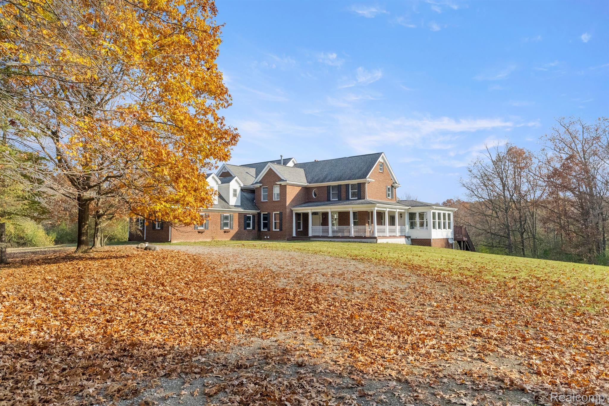 Annarbor, Michigan, 48105, United States, 5 Bedrooms Bedrooms, ,5 BathroomsBathrooms,Residential,Active,1899239
