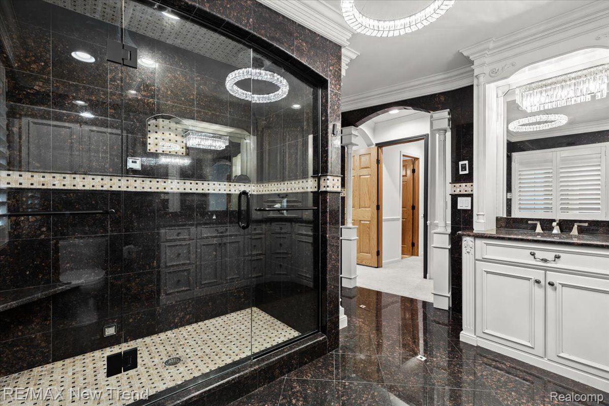Walledlake, Michigan, 48390, United States, 4 Bedrooms Bedrooms, ,4 BathroomsBathrooms,Residential,Pending,1904161