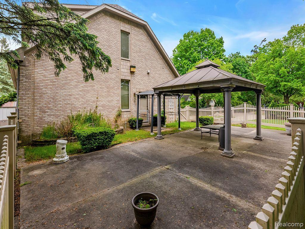 Northville, Michigan, 48167, United States, 6 Bedrooms Bedrooms, ,6 BathroomsBathrooms,Residential,Active,1850675