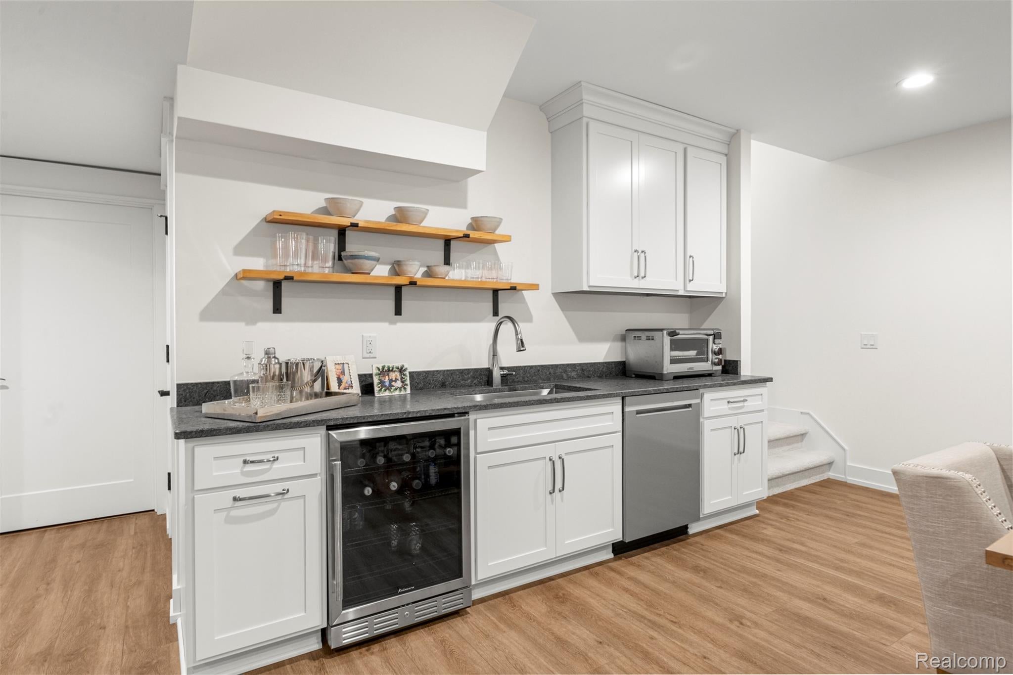 Northville, Michigan, 48168, United States, 5 Bedrooms Bedrooms, ,6 BathroomsBathrooms,Residential,Active,1913964