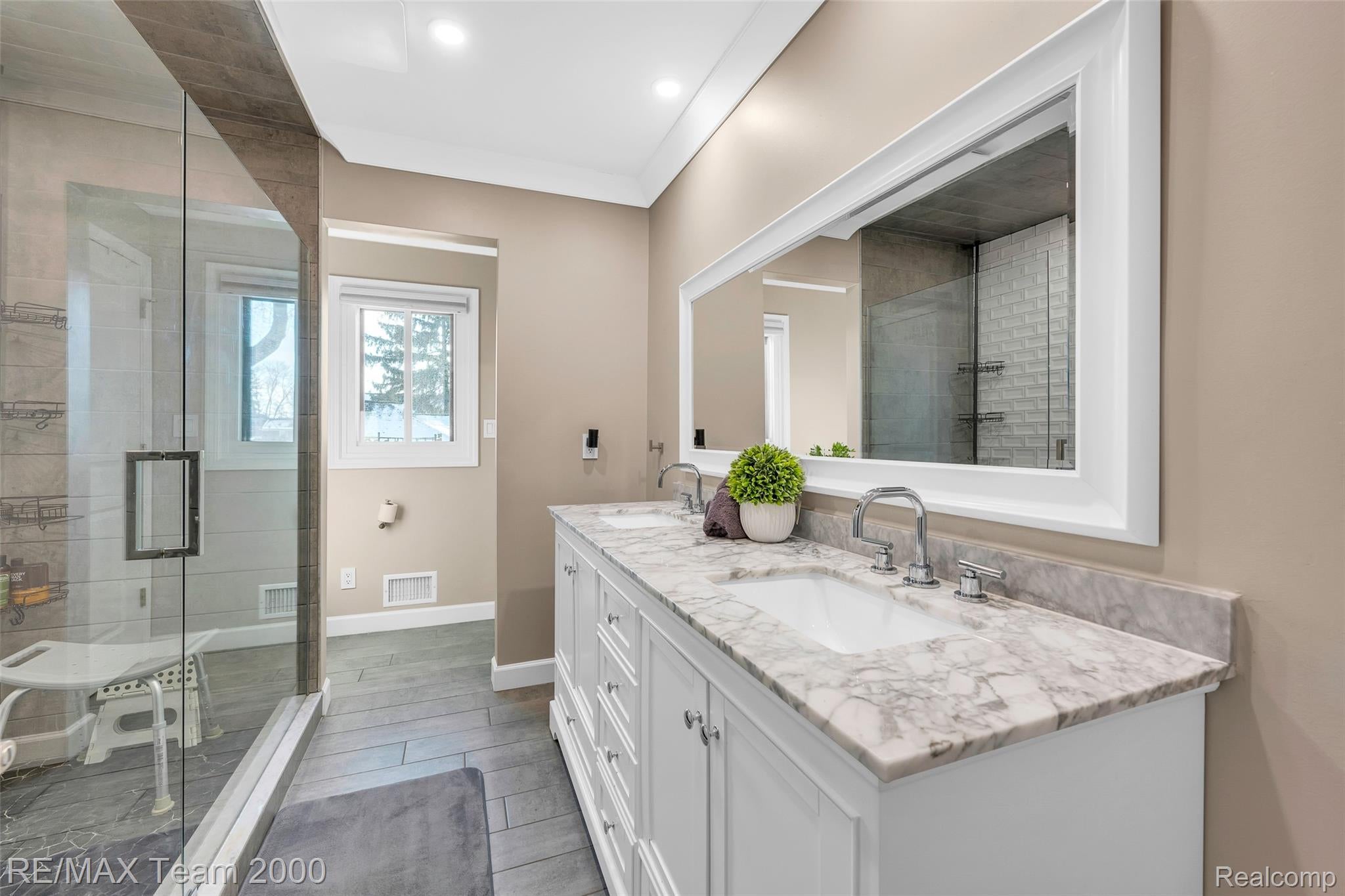 Dearborn, Michigan, 48124, United States, 4 Bedrooms Bedrooms, ,4 BathroomsBathrooms,Residential,Active,1985553