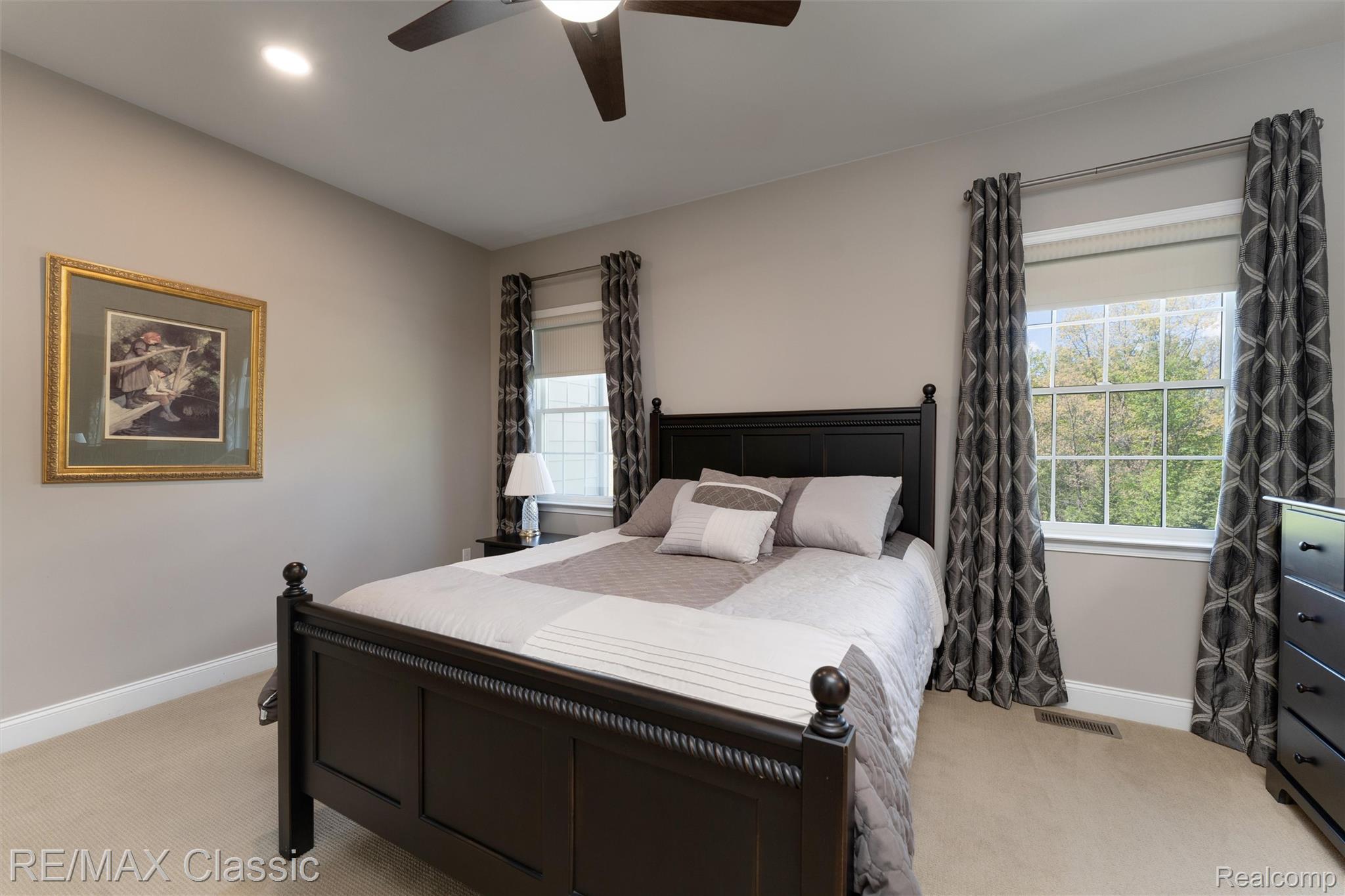 Novi, Michigan, 48374, United States, 5 Bedrooms Bedrooms, ,5 BathroomsBathrooms,Residential,Pending,2052115