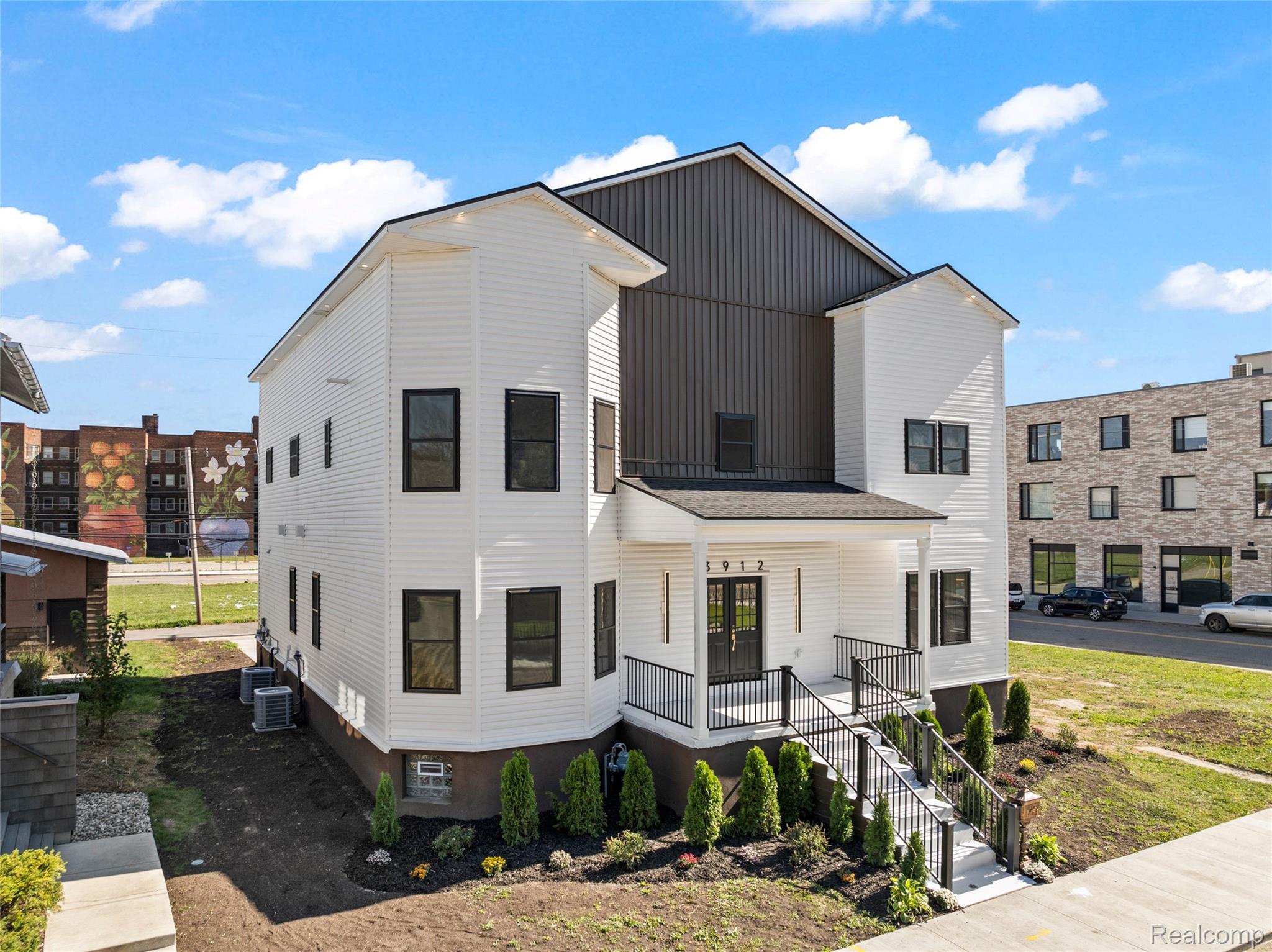 Detroit, Michigan, 48201, United States, 5 Bedrooms Bedrooms, ,6 BathroomsBathrooms,Residential,Active,1963411