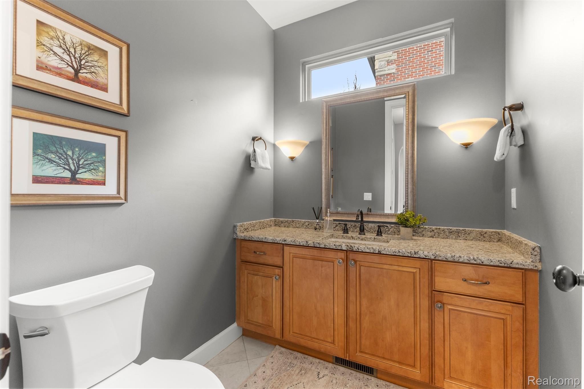 Southlyon, Michigan, 48178, United States, 4 Bedrooms Bedrooms, ,5 BathroomsBathrooms,Residential,Active,2045027