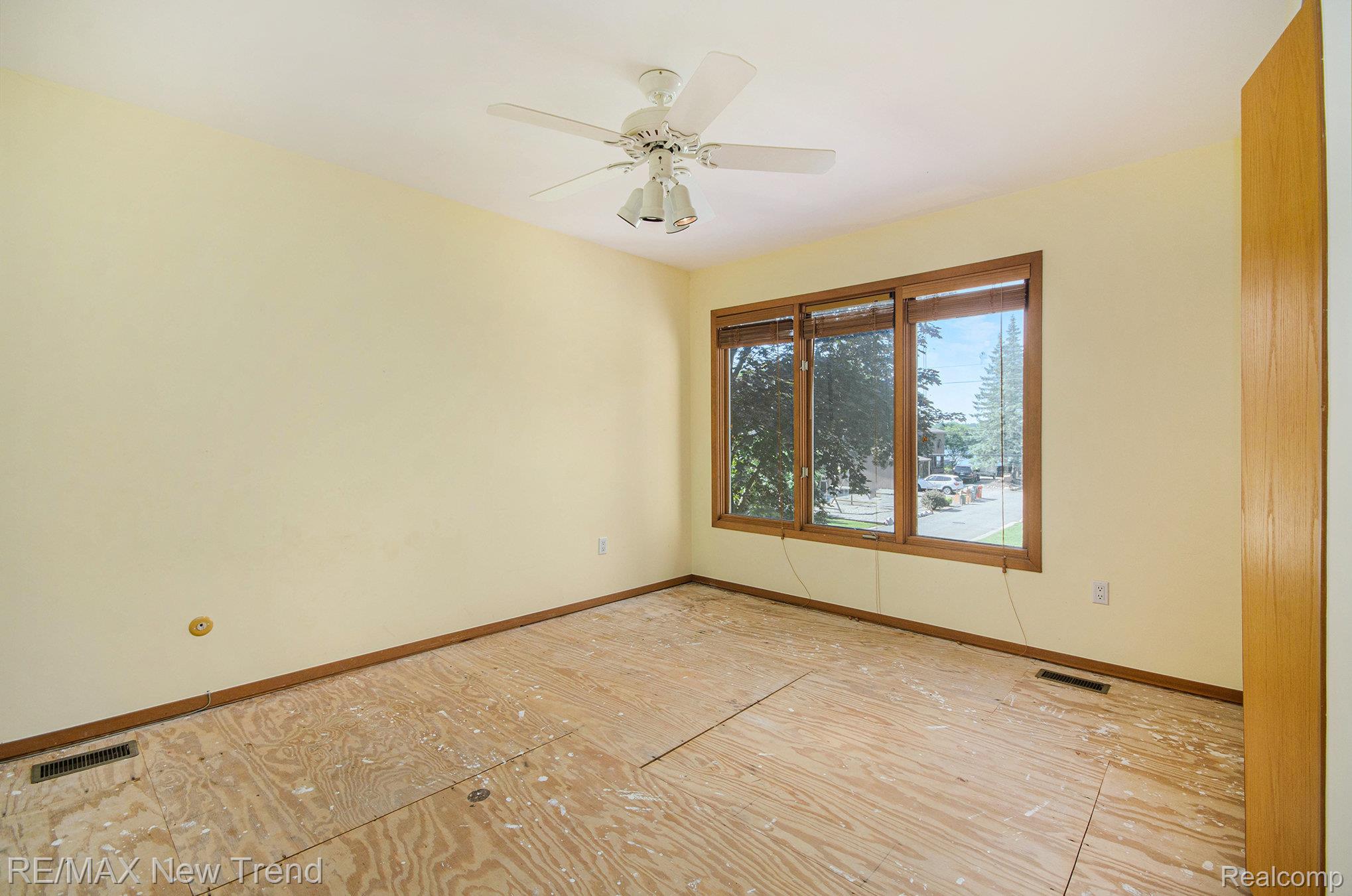 Westbloomfield, Michigan, 48324, United States, 5 Bedrooms Bedrooms, ,5 BathroomsBathrooms,Residential,Active,1922336
