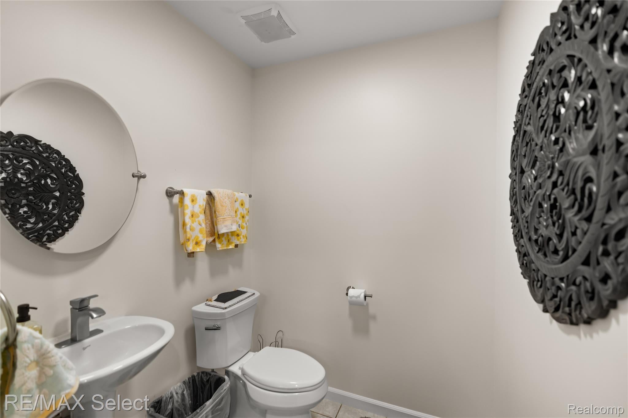 Fenton, Michigan, 48430, United States, 4 Bedrooms Bedrooms, ,5 BathroomsBathrooms,Residential,Active,2016693