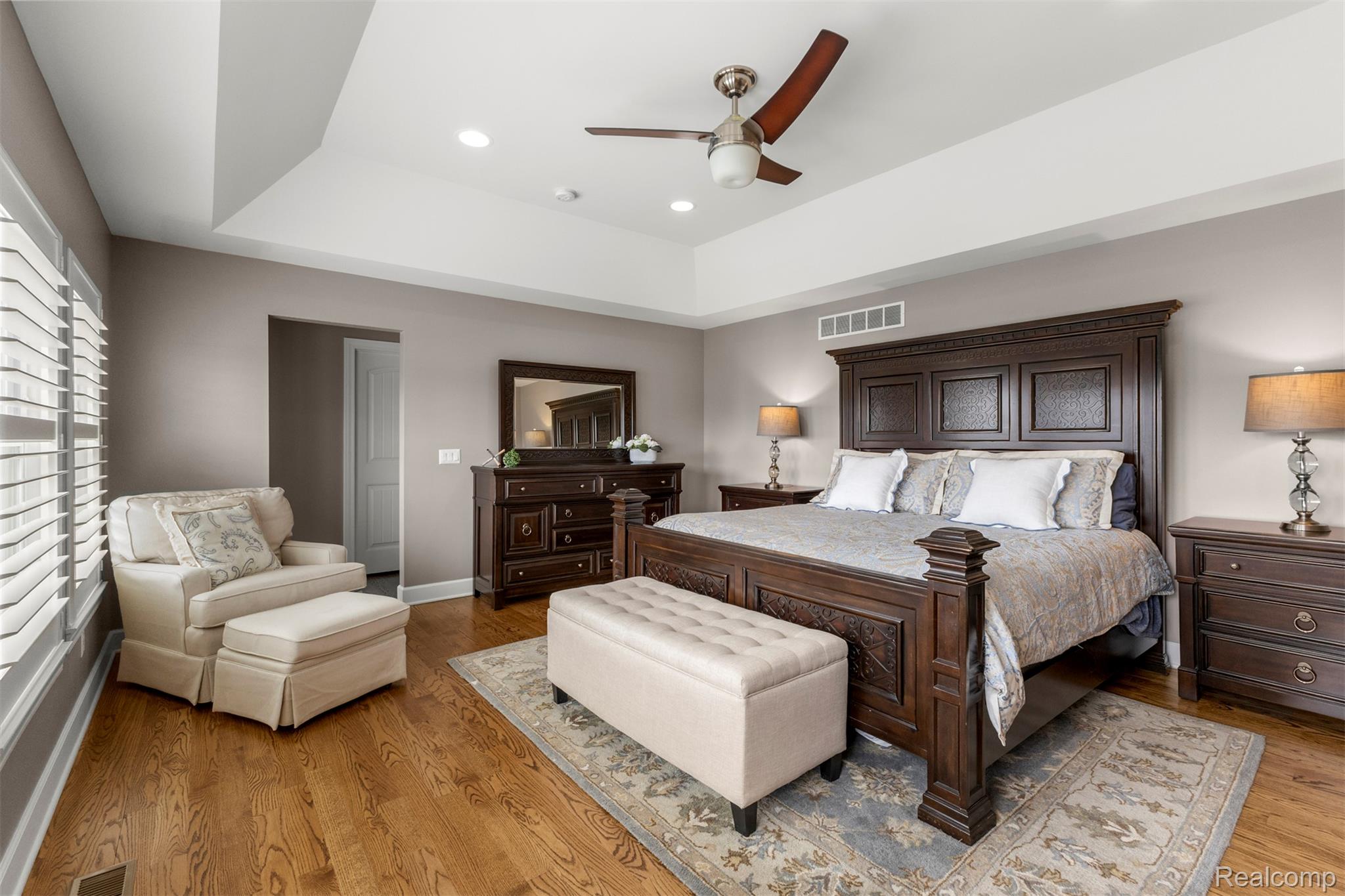 Southlyon, Michigan, 48178, United States, 4 Bedrooms Bedrooms, ,5 BathroomsBathrooms,Residential,Active,2045027