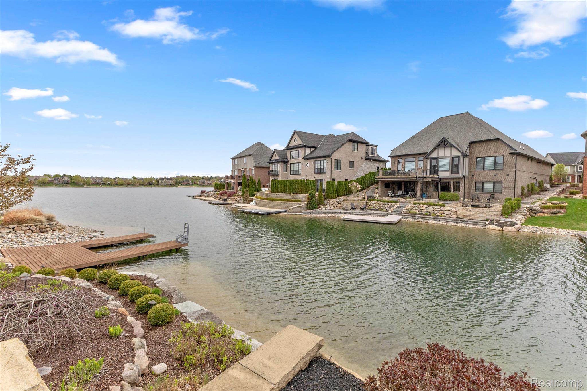 Southlyon, Michigan, 48178, United States, 4 Bedrooms Bedrooms, ,5 BathroomsBathrooms,Residential,Active,2045027