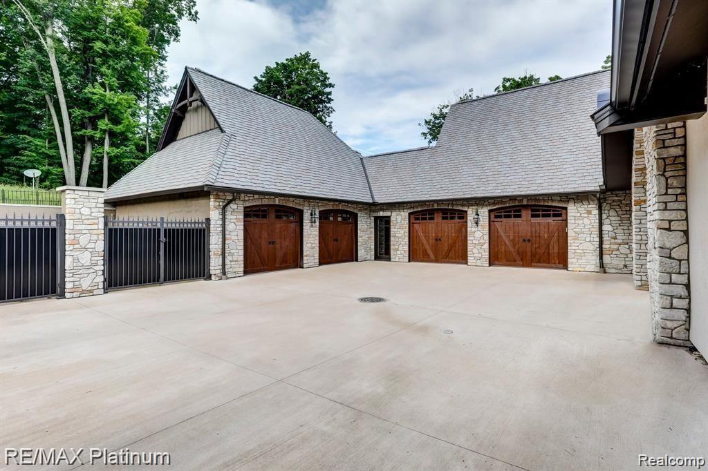 Howell, Michigan, 48843, United States, 5 Bedrooms Bedrooms, ,6 BathroomsBathrooms,Residential,Active,1714075