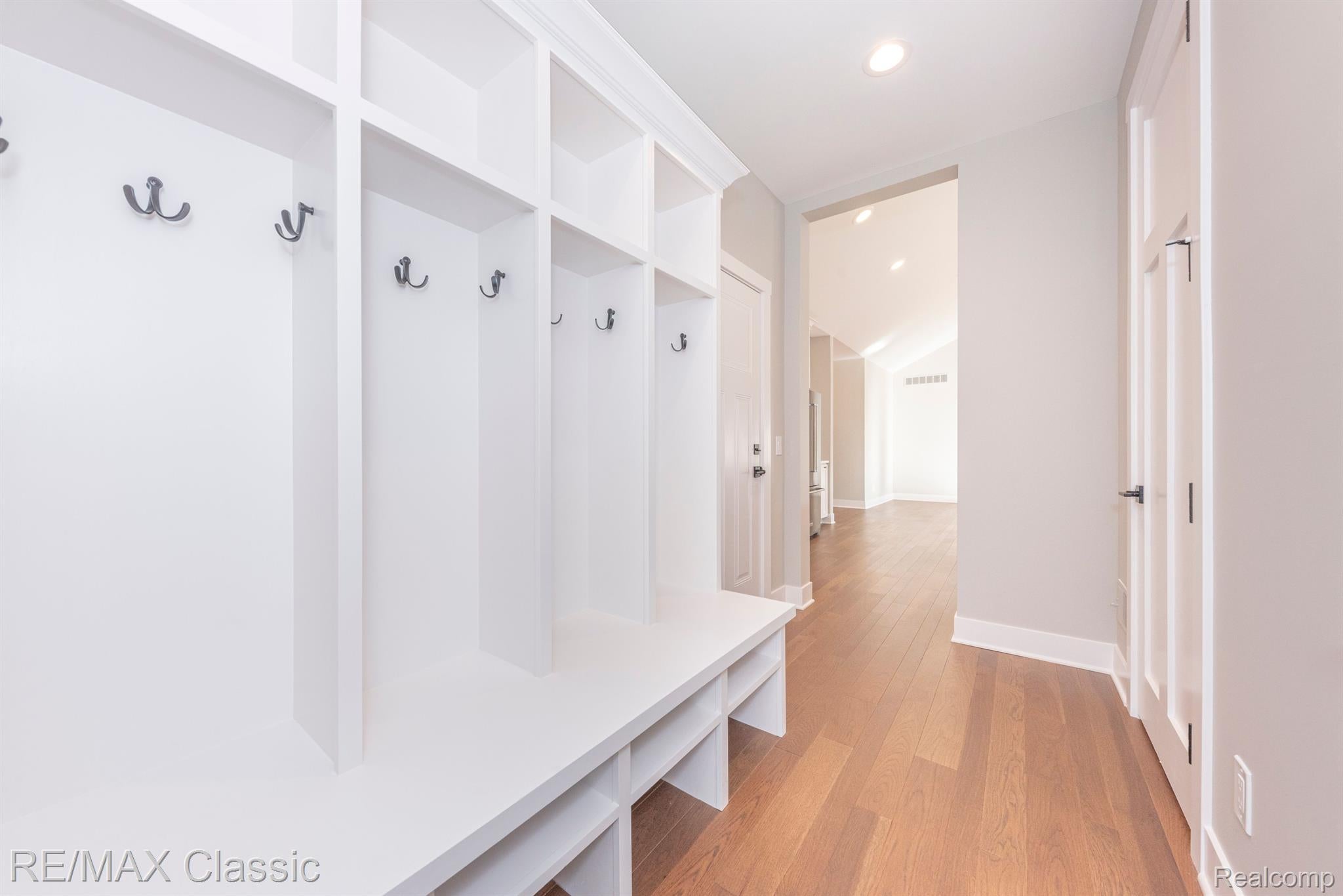 Dexter, Michigan, 48130, United States, 5 Bedrooms Bedrooms, ,6 BathroomsBathrooms,Residential,Active,1820362