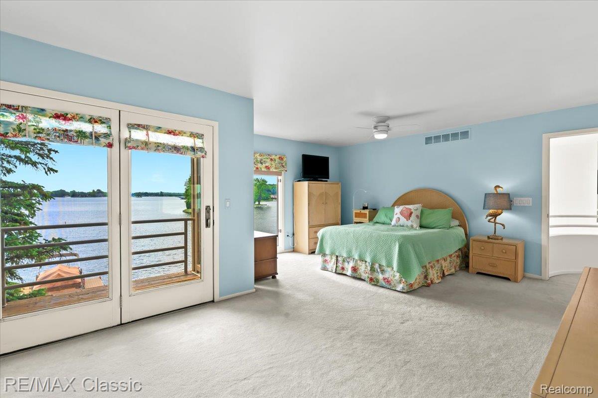 Commercetwp, Michigan, 48382, United States, 3 Bedrooms Bedrooms, ,4 BathroomsBathrooms,Residential,Active,1893215