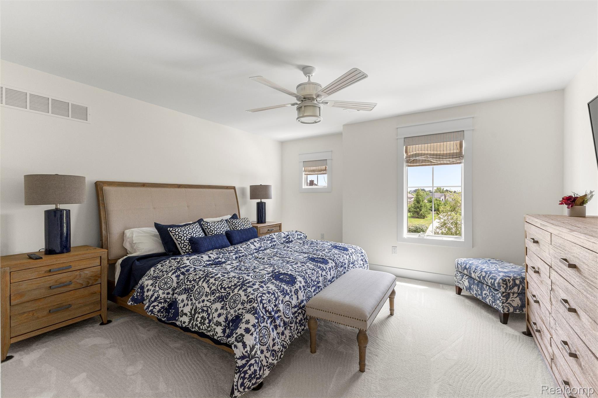 Northville, Michigan, 48168, United States, 5 Bedrooms Bedrooms, ,6 BathroomsBathrooms,Residential,Active,1913964