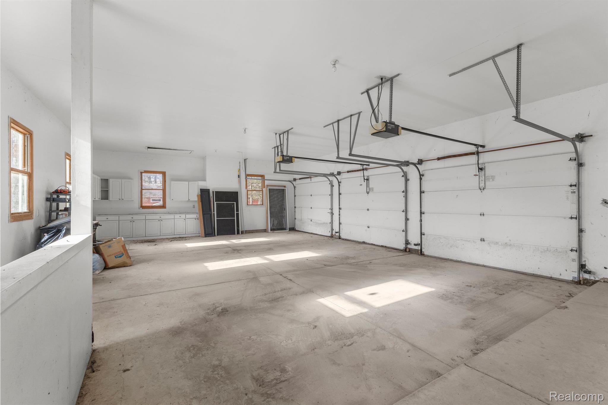 Annarbor, Michigan, 48105, United States, 5 Bedrooms Bedrooms, ,5 BathroomsBathrooms,Residential,Active,1899239