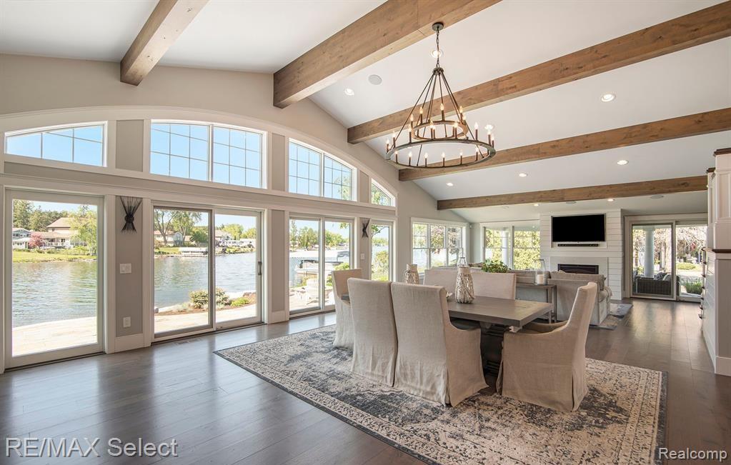 Fenton, Michigan, 48430, United States, 4 Bedrooms Bedrooms, ,4 BathroomsBathrooms,Residential,Active,2015817