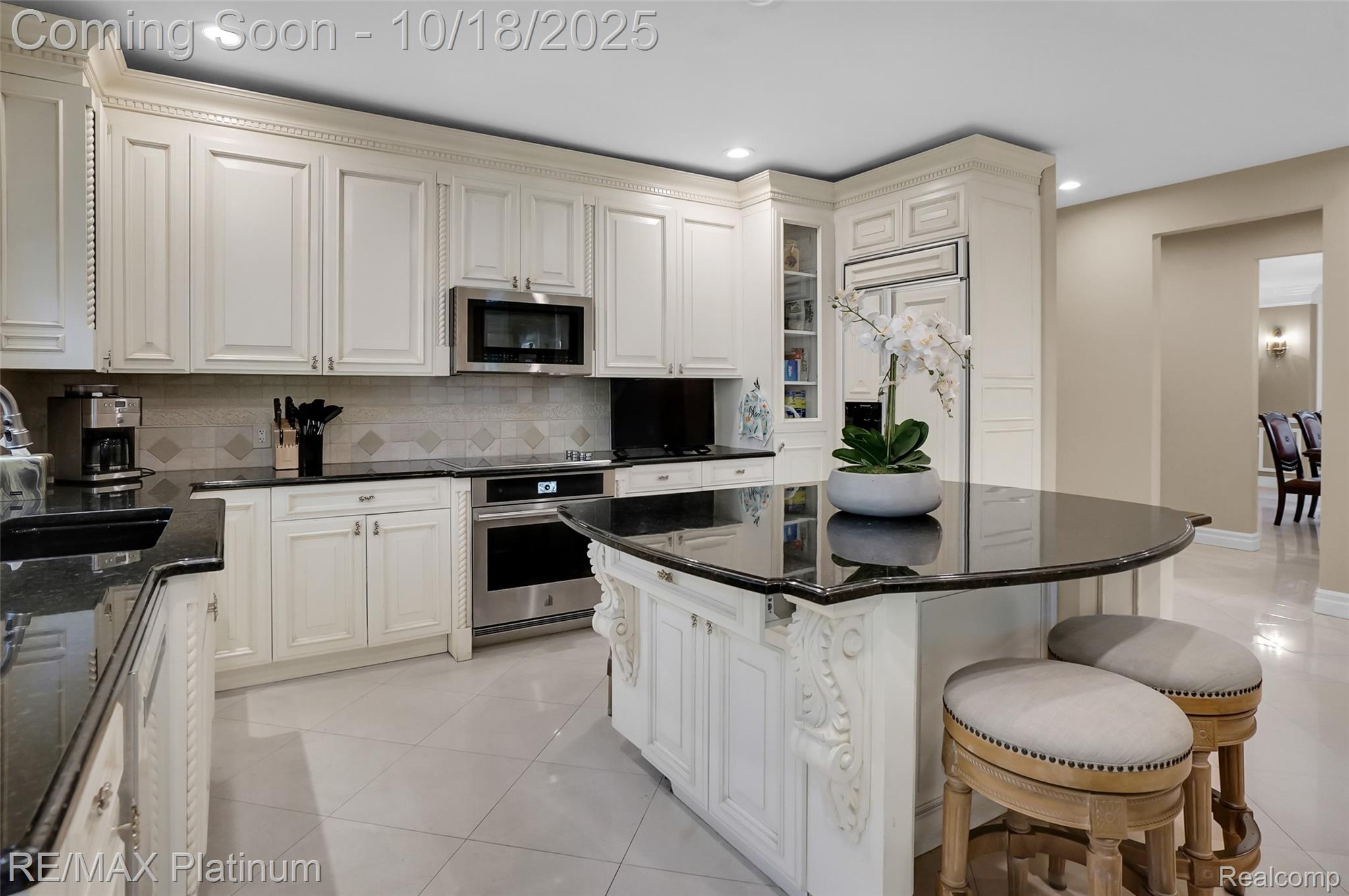 Brighton, Michigan, 48116, United States, 6 Bedrooms Bedrooms, ,7 BathroomsBathrooms,Residential,Active,1965994