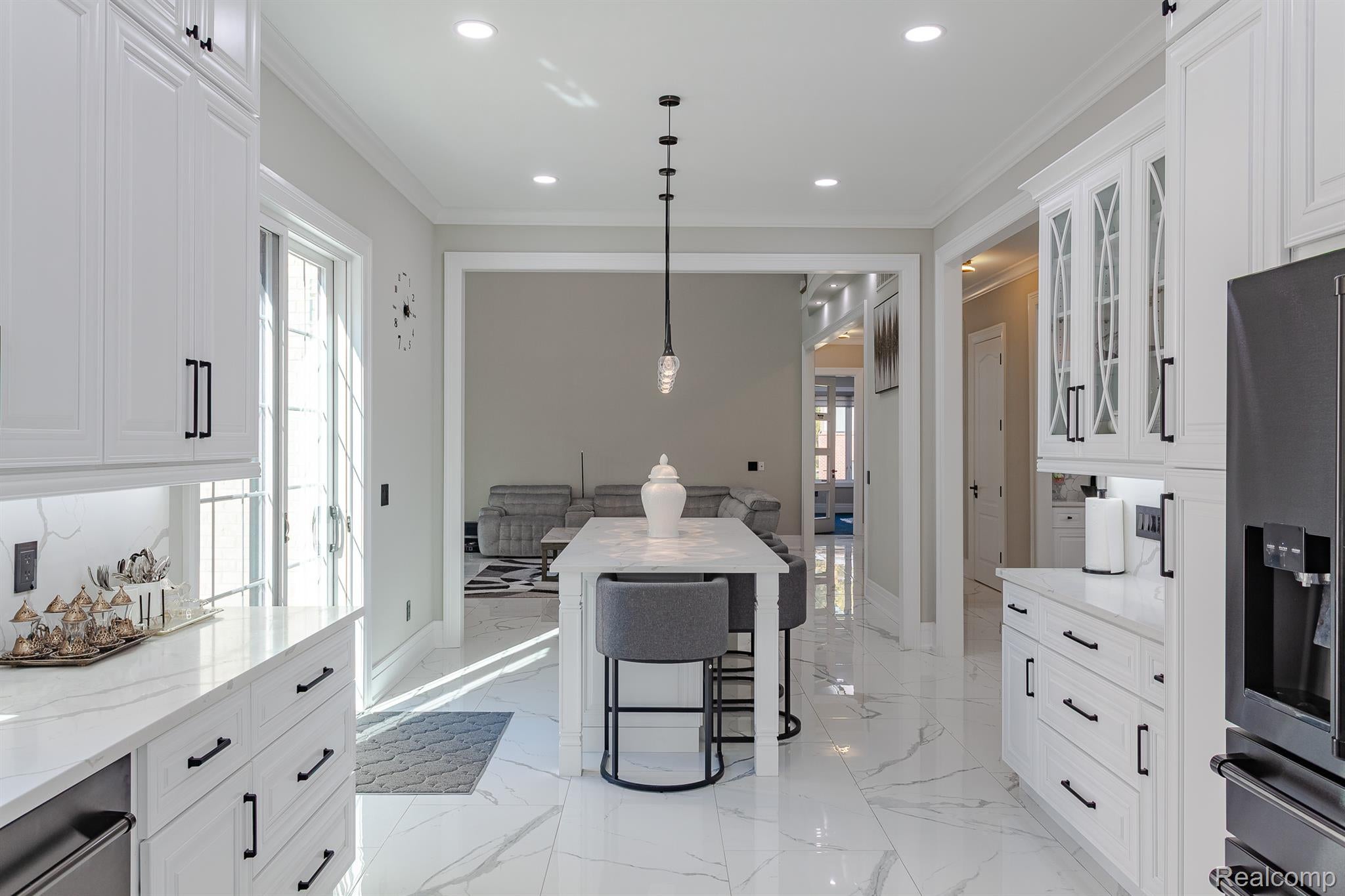 Rochesterhills, Michigan, 48307, United States, 4 Bedrooms Bedrooms, ,5 BathroomsBathrooms,Residential,Active,1962188