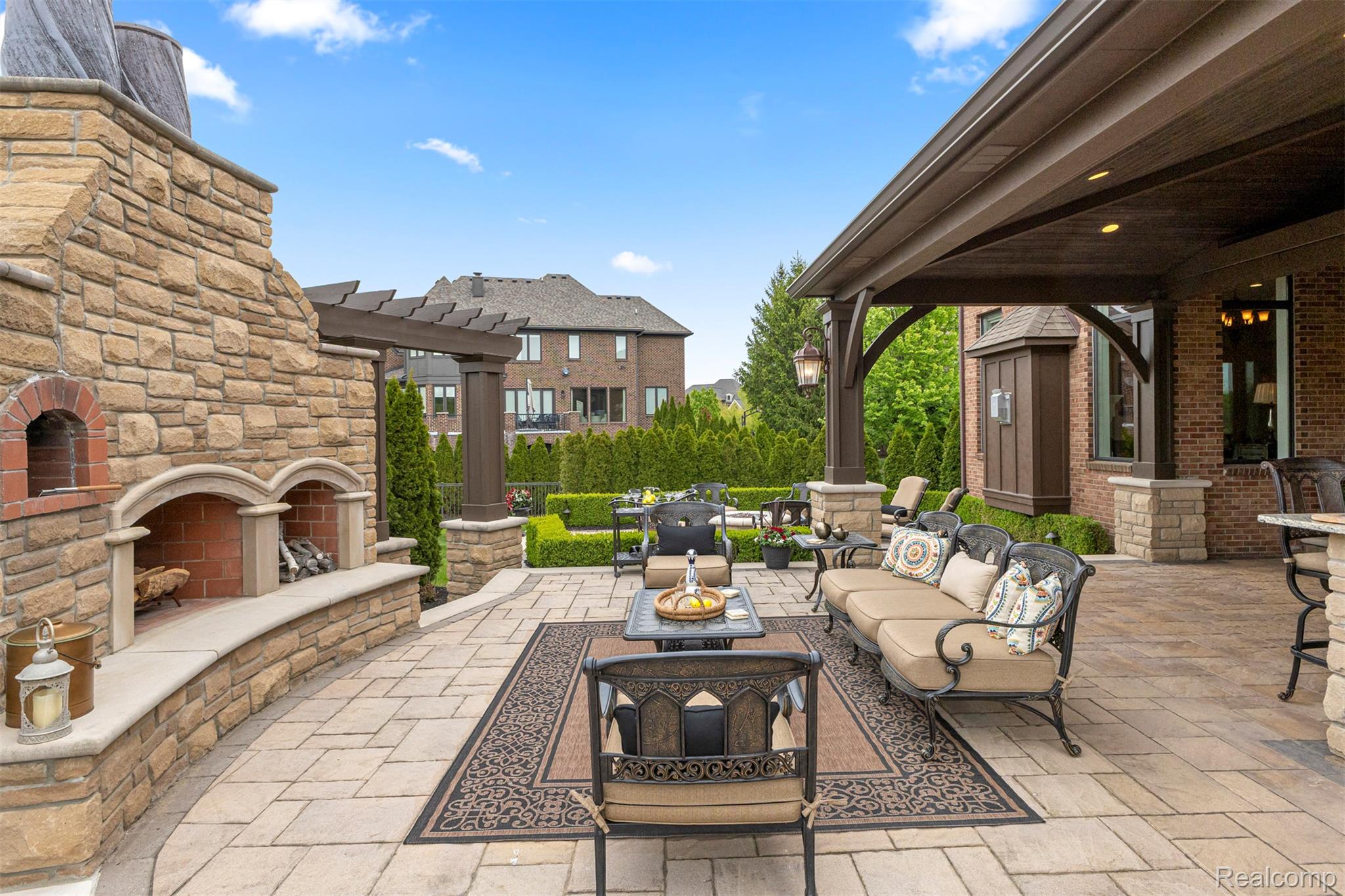 Northville, Michigan, 48167, United States, 4 Bedrooms Bedrooms, ,4 BathroomsBathrooms,Residential,Active,2052116
