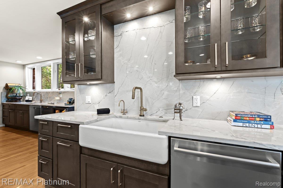 Howell, Michigan, 48843, United States, 4 Bedrooms Bedrooms, ,6 BathroomsBathrooms,Residential,Active,1973360