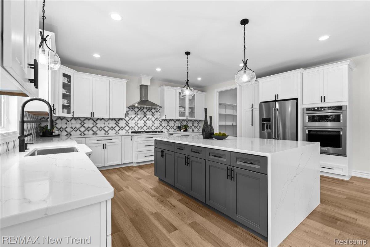 Farmingtonhills, Michigan, 48336, United States, 5 Bedrooms Bedrooms, ,5 BathroomsBathrooms,Residential,Active,1945053