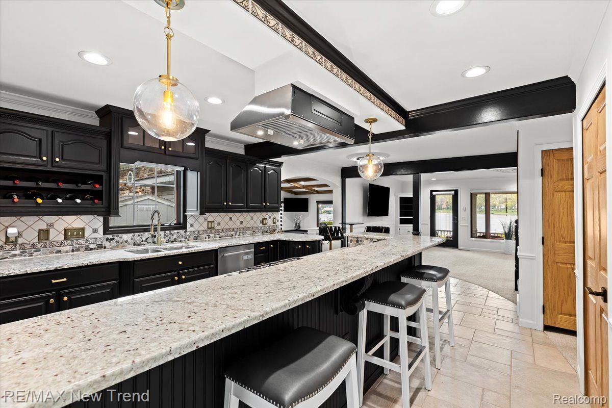 Walledlake, Michigan, 48390, United States, 4 Bedrooms Bedrooms, ,4 BathroomsBathrooms,Residential,Pending,1904161