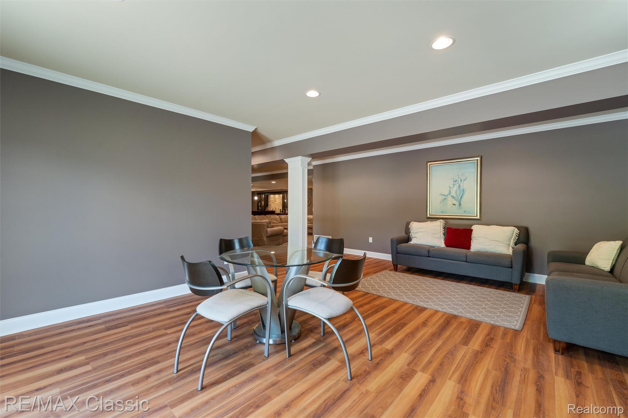 Novi, Michigan, 48374, United States, 5 Bedrooms Bedrooms, ,5 BathroomsBathrooms,Residential,Pending,2052115