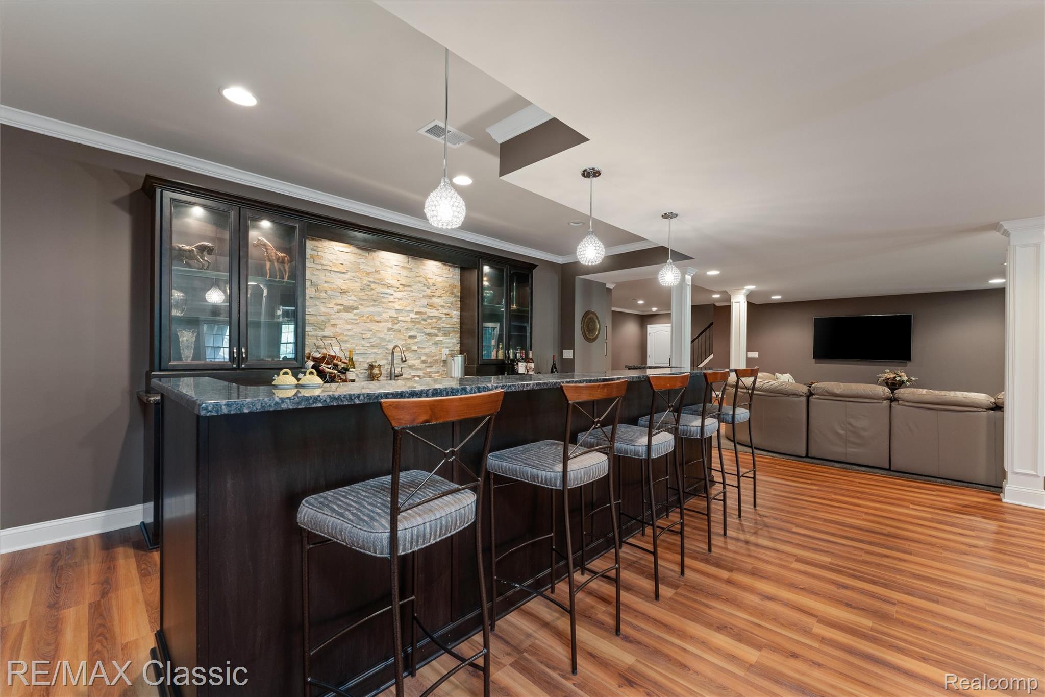 Novi, Michigan, 48374, United States, 5 Bedrooms Bedrooms, ,5 BathroomsBathrooms,Residential,Pending,2052115