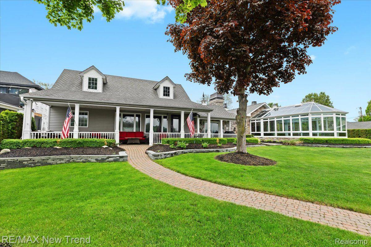 Walledlake, Michigan, 48390, United States, 4 Bedrooms Bedrooms, ,4 BathroomsBathrooms,Residential,Pending,1904161