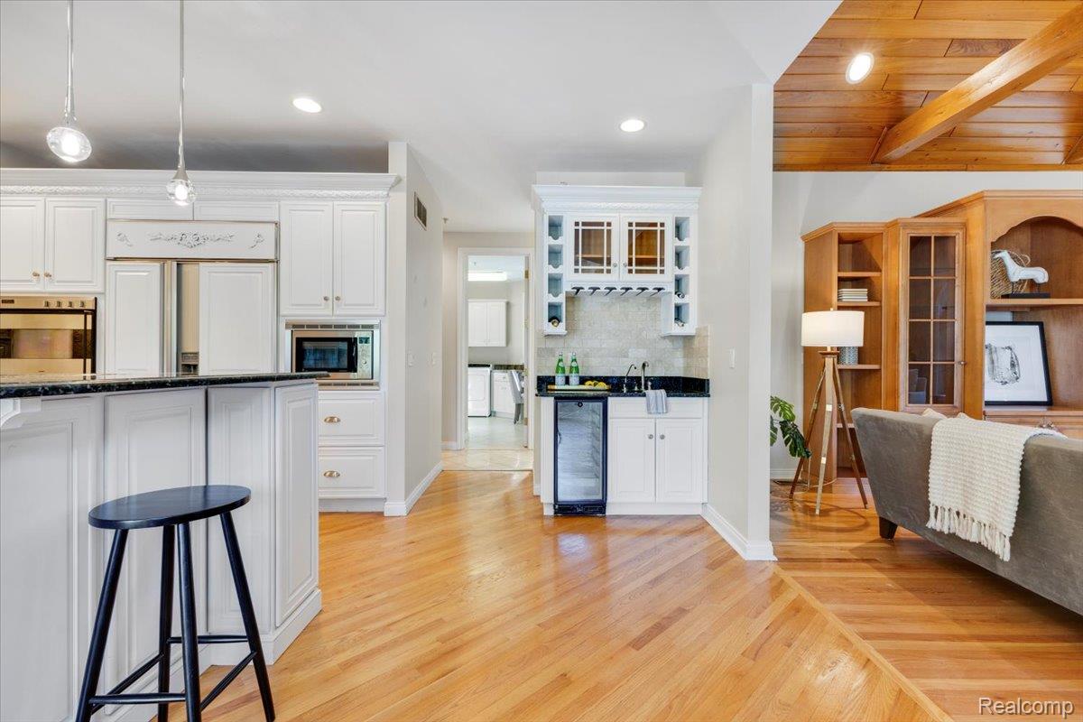 Rochester, Michigan, 48306, United States, 5 Bedrooms Bedrooms, ,6 BathroomsBathrooms,Residential,Active,2017103