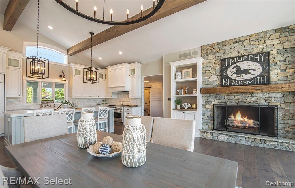 Fenton, Michigan, 48430, United States, 4 Bedrooms Bedrooms, ,4 BathroomsBathrooms,Residential,Active,2015817