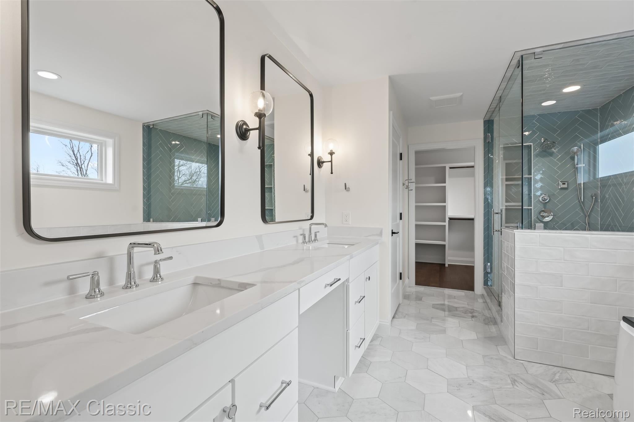 Dexter, Michigan, 48130, United States, 4 Bedrooms Bedrooms, ,4 BathroomsBathrooms,Residential,Active,2036699