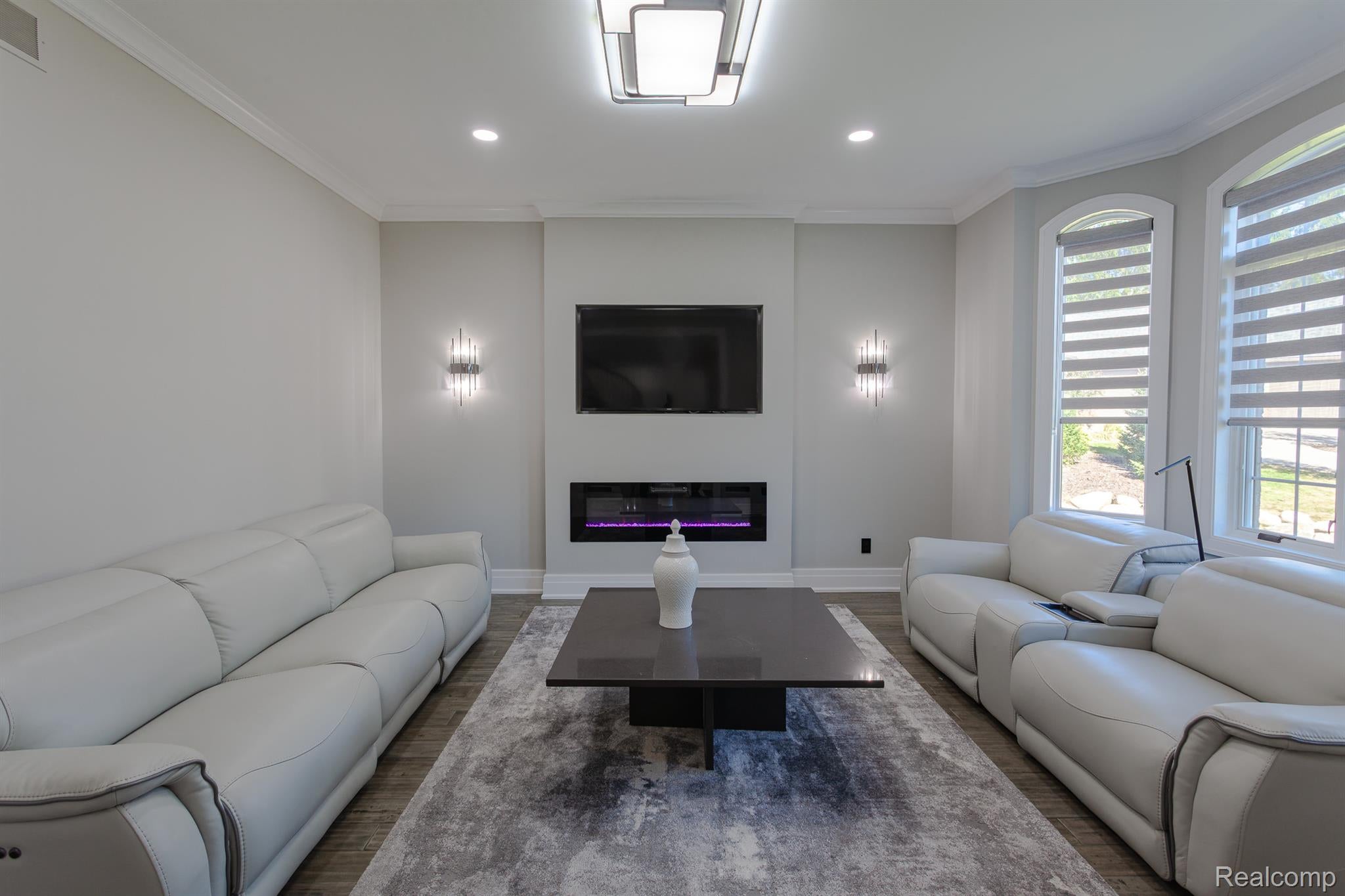 Rochesterhills, Michigan, 48307, United States, 4 Bedrooms Bedrooms, ,5 BathroomsBathrooms,Residential,Active,1962188