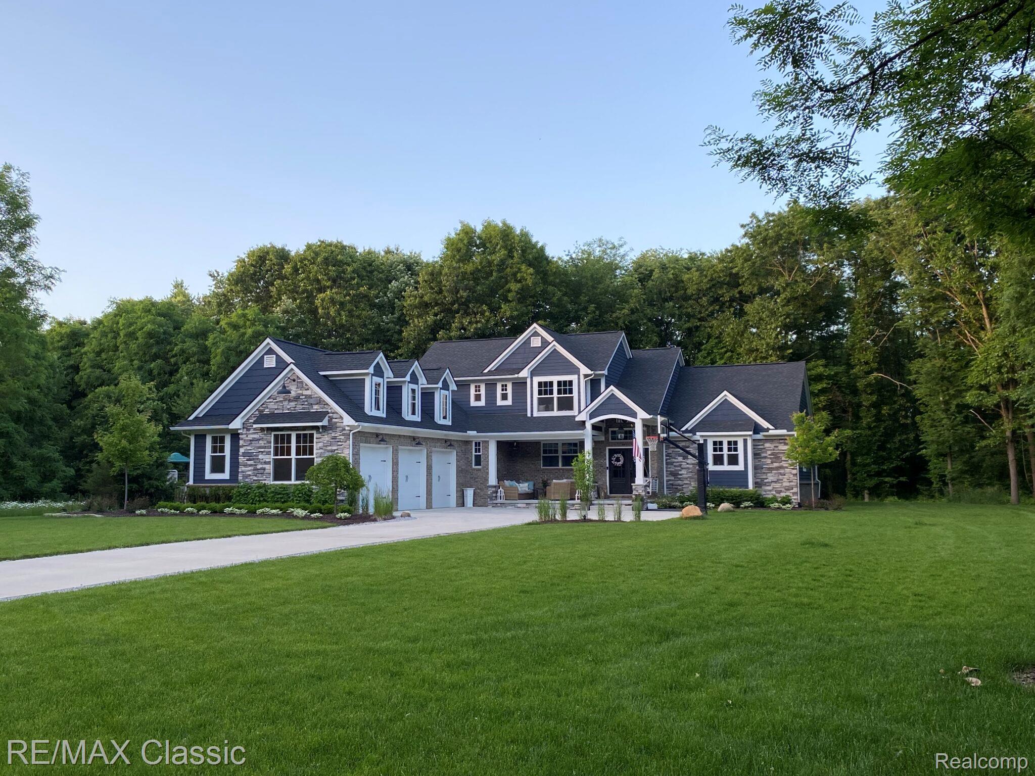 Milford, Michigan, 48381, United States, 4 Bedrooms Bedrooms, ,4 BathroomsBathrooms,Residential,Active,1893262