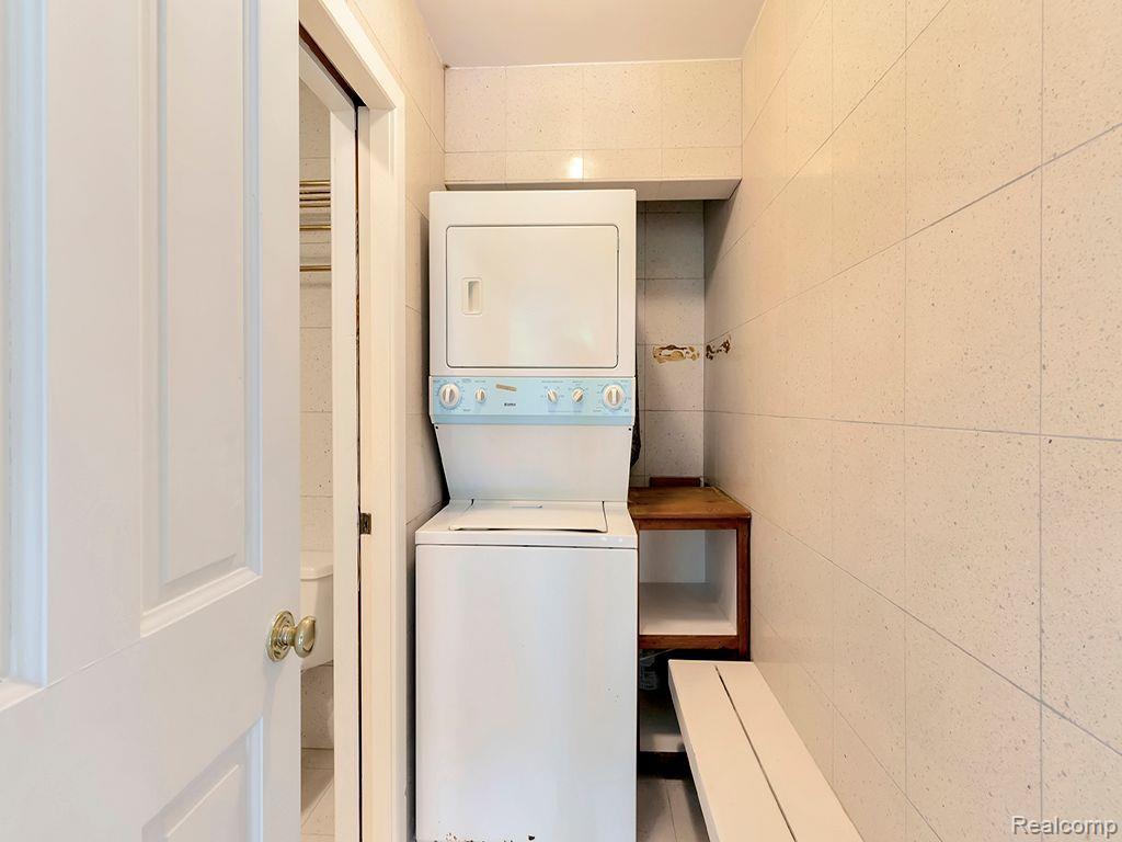 Northville, Michigan, 48167, United States, 6 Bedrooms Bedrooms, ,6 BathroomsBathrooms,Residential,Active,1850675