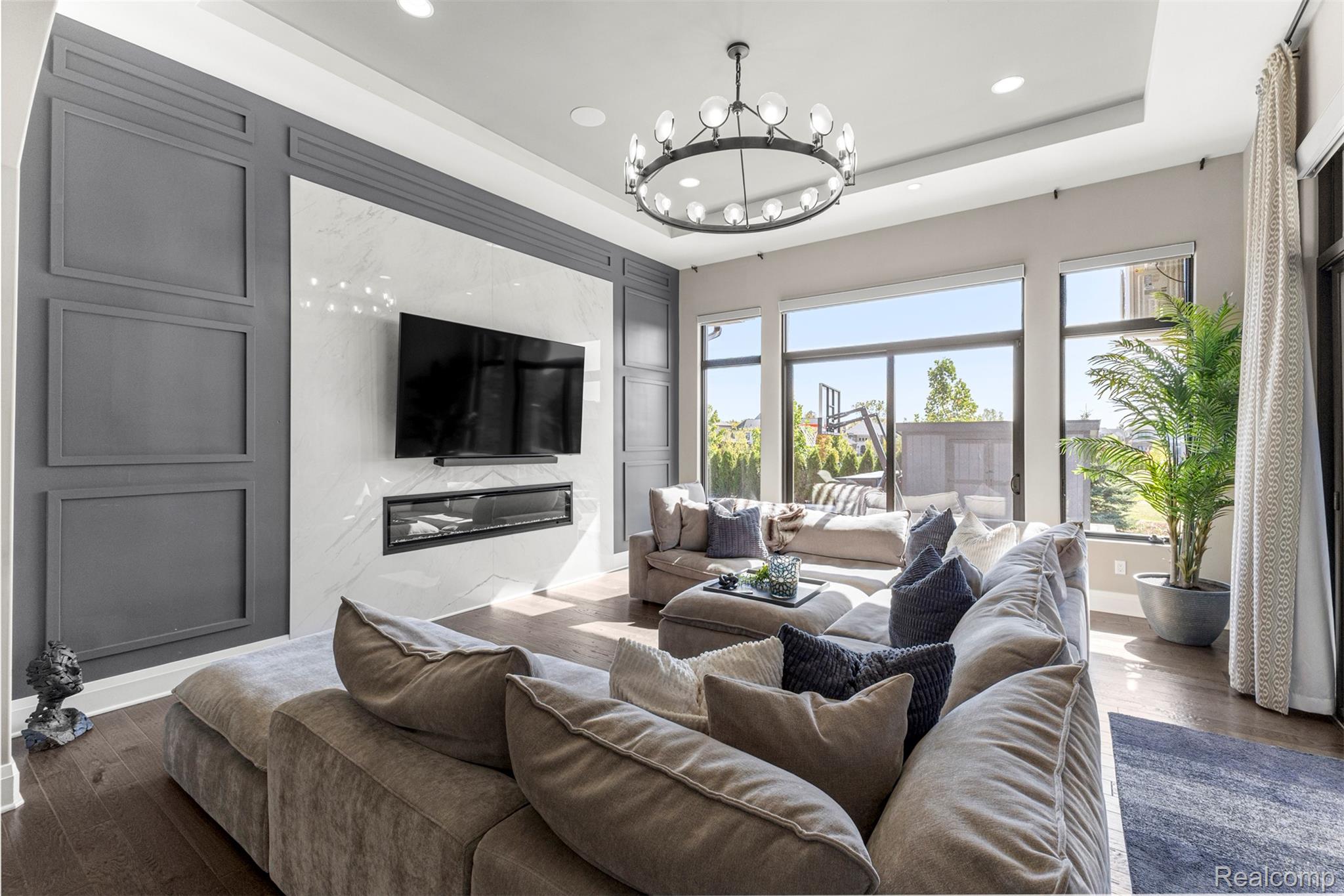 Northville, Michigan, 48168, United States, 5 Bedrooms Bedrooms, ,7 BathroomsBathrooms,Residential,Active,1960117