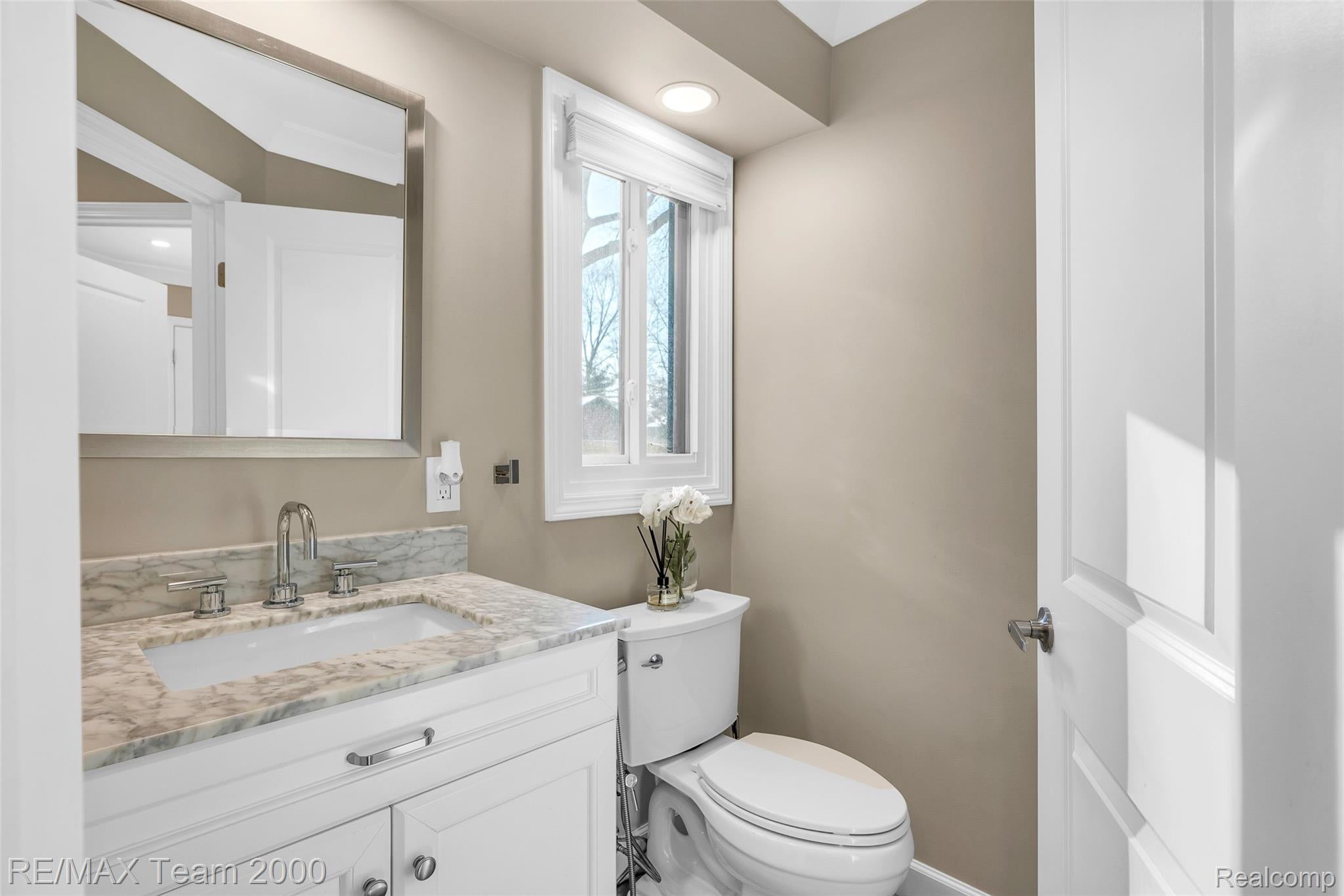 Dearborn, Michigan, 48124, United States, 4 Bedrooms Bedrooms, ,4 BathroomsBathrooms,Residential,Active,1985553