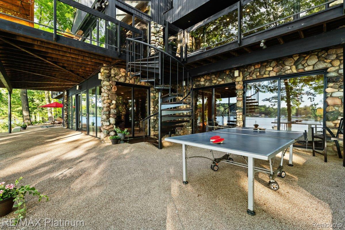 Howell, Michigan, 48843, United States, 4 Bedrooms Bedrooms, ,6 BathroomsBathrooms,Residential,Active,1973360