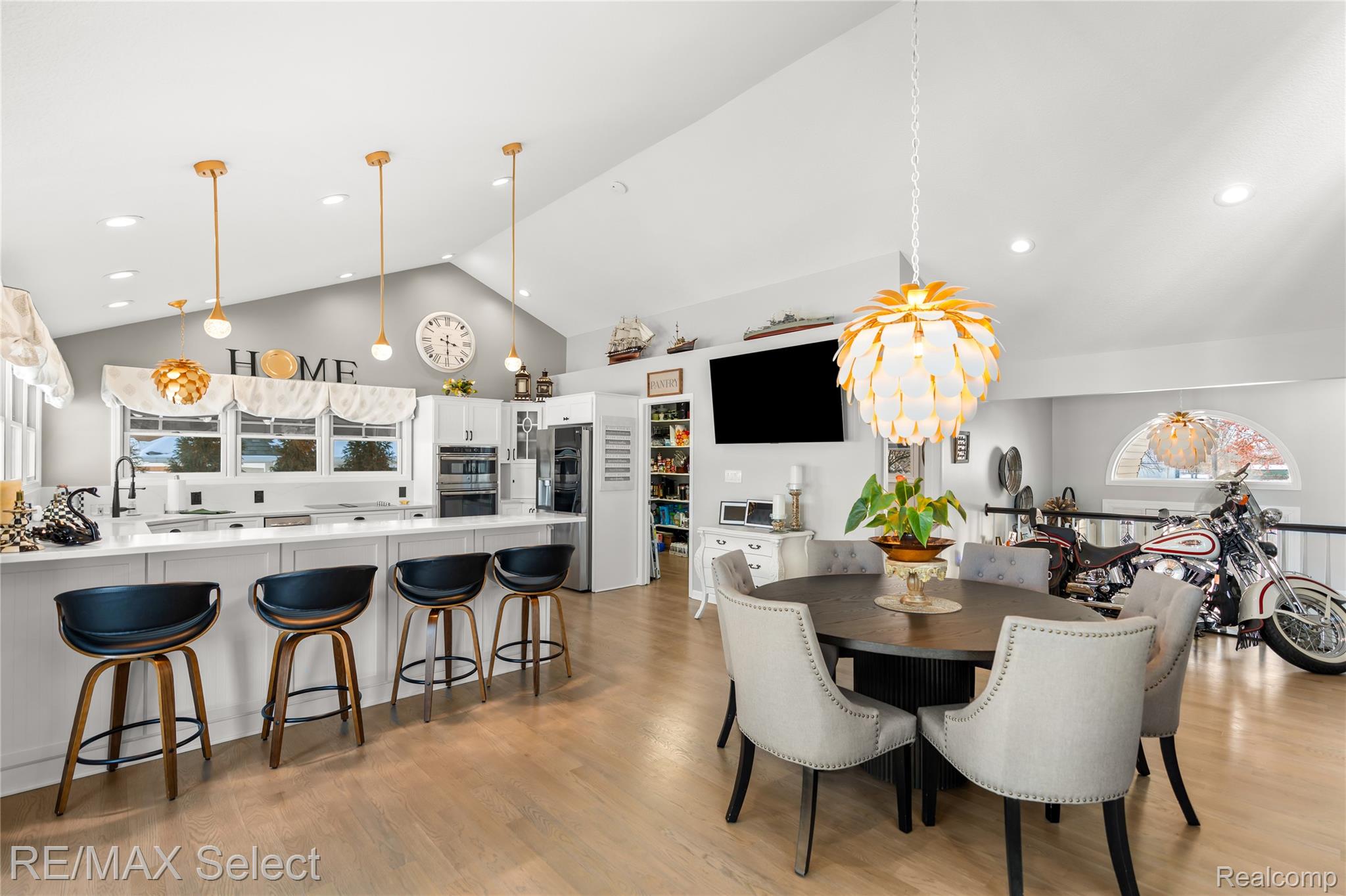 Fenton, Michigan, 48430, United States, 4 Bedrooms Bedrooms, ,5 BathroomsBathrooms,Residential,Active,2016693