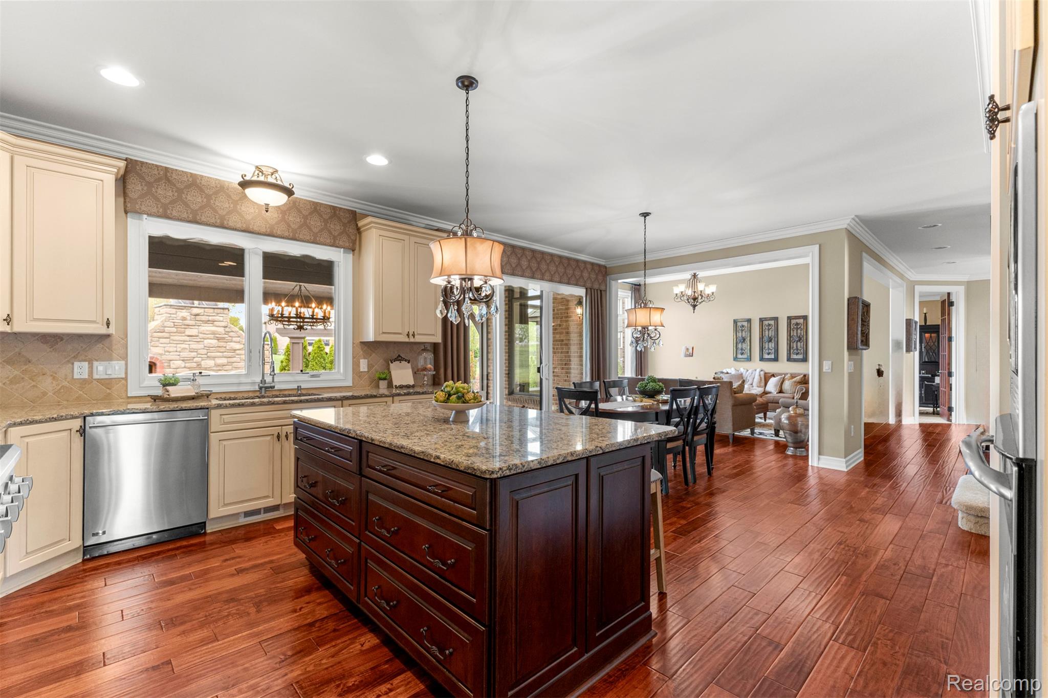 Northville, Michigan, 48167, United States, 4 Bedrooms Bedrooms, ,4 BathroomsBathrooms,Residential,Active,2052116