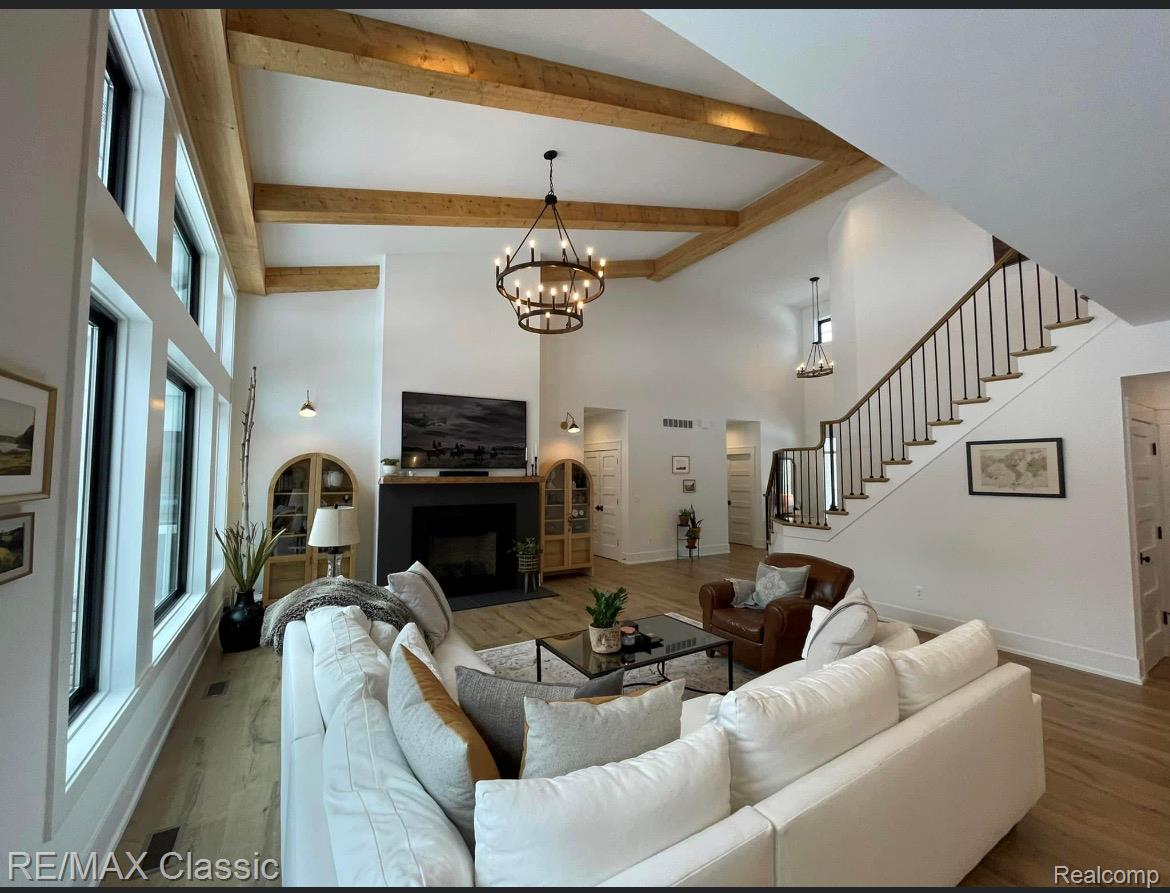 Milford, Michigan, 48381, United States, 4 Bedrooms Bedrooms, ,4 BathroomsBathrooms,Residential,Active,1893262