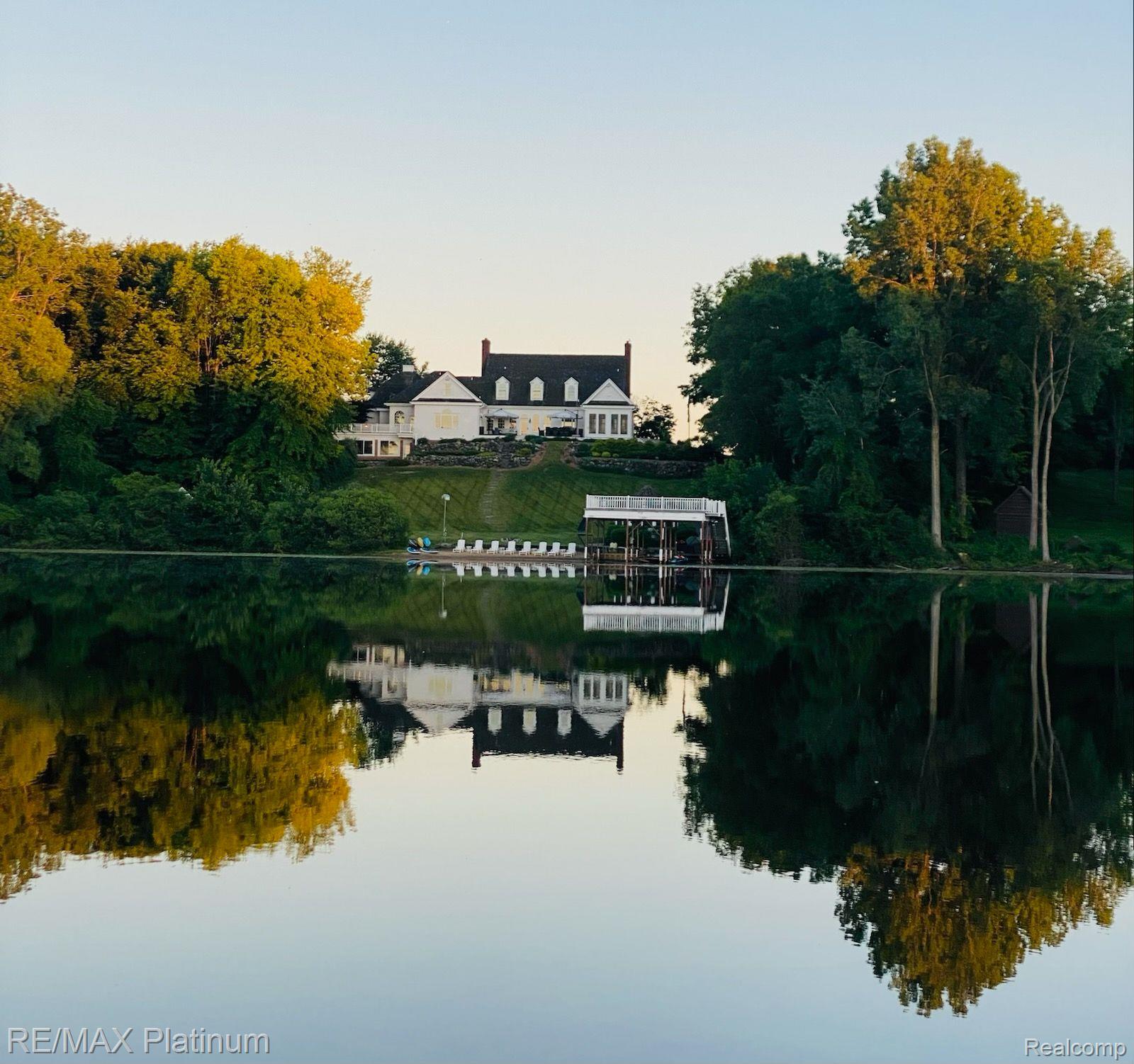 Pinckney, Michigan, 48169, United States, 5 Bedrooms Bedrooms, ,7 BathroomsBathrooms,Residential,Active,1756437