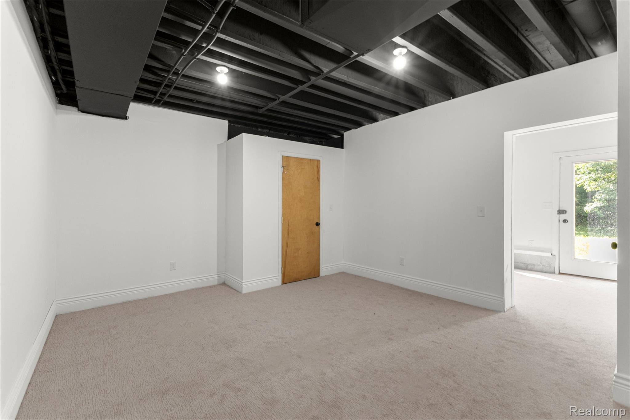 Northville, Michigan, 48167, United States, 5 Bedrooms Bedrooms, ,6 BathroomsBathrooms,Residential,Active,1905093